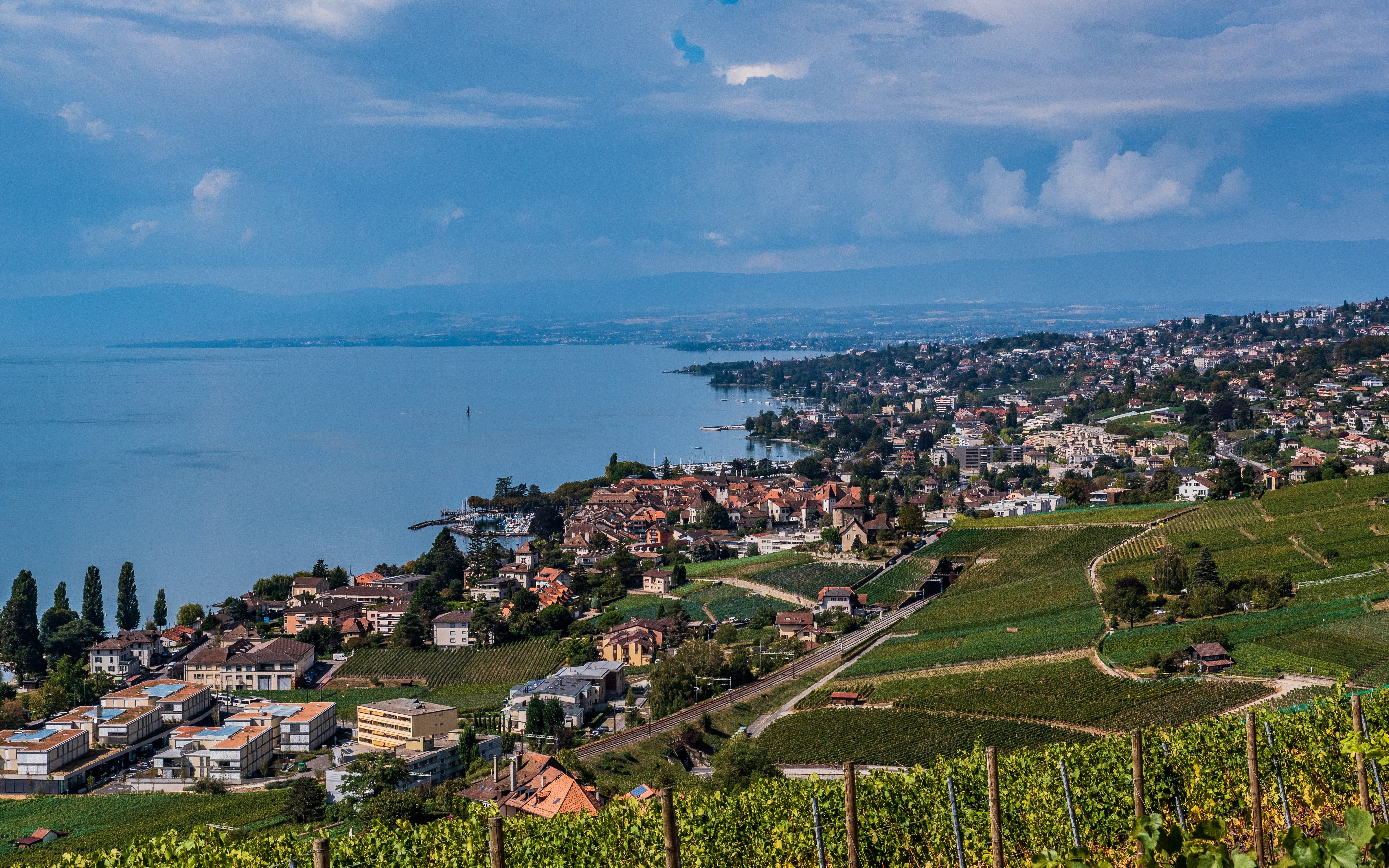 Lake Geneva, Switzerland with Vineyards HD Wallpaper