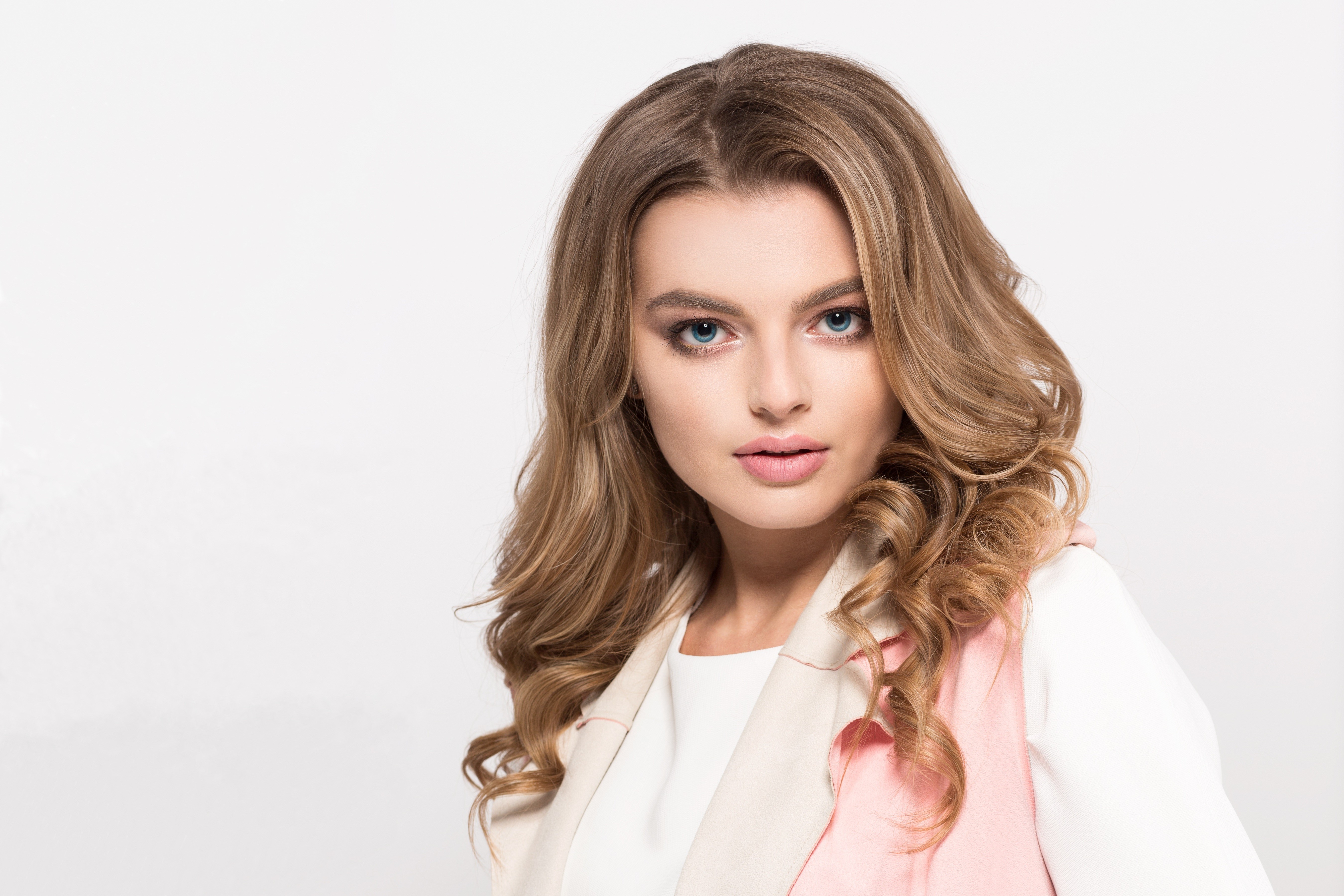 Woman with brown hair and blue eyes HD Wallpaper