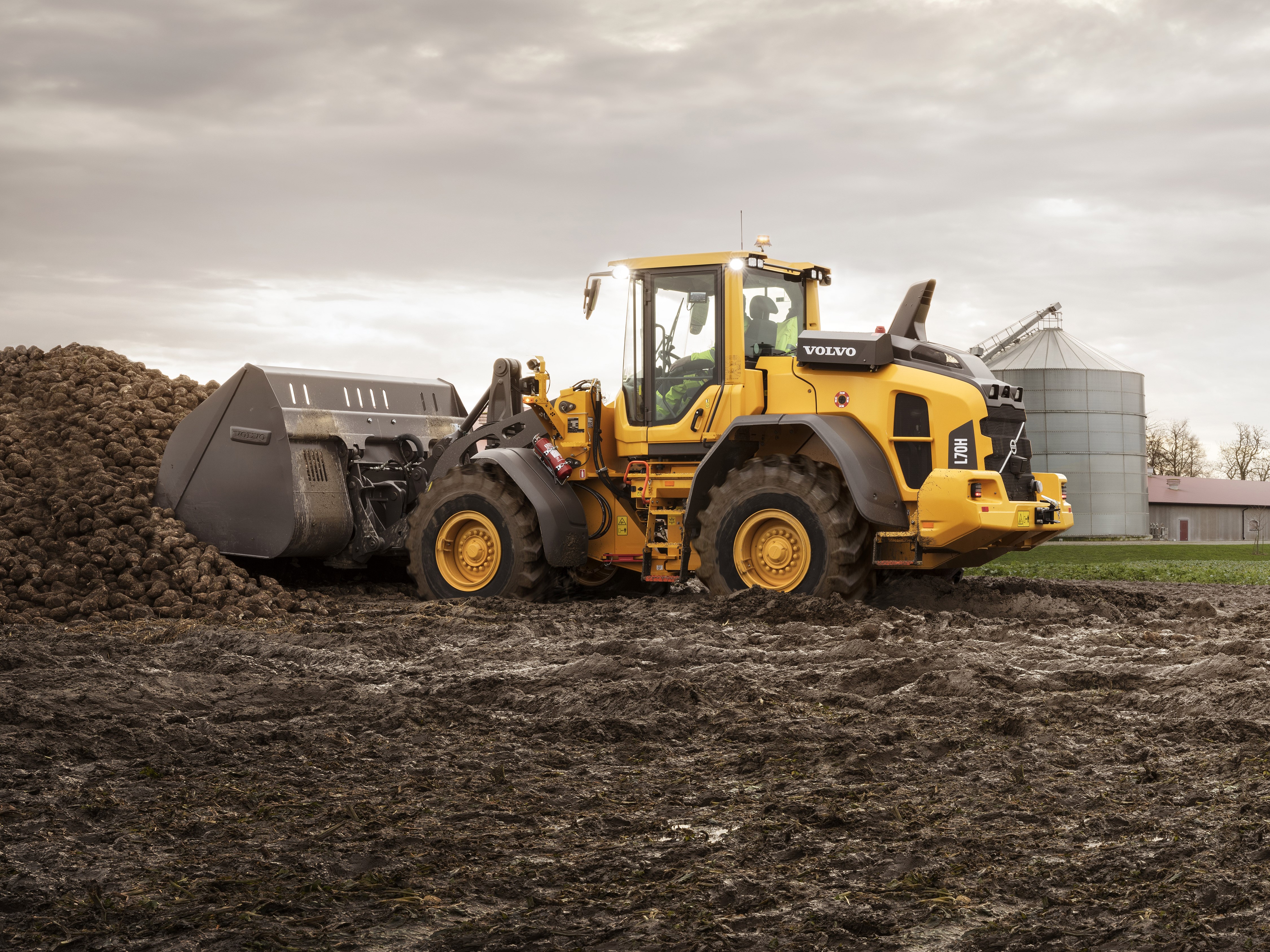 Volvo L70H Loader in Mud HD Wallpaper