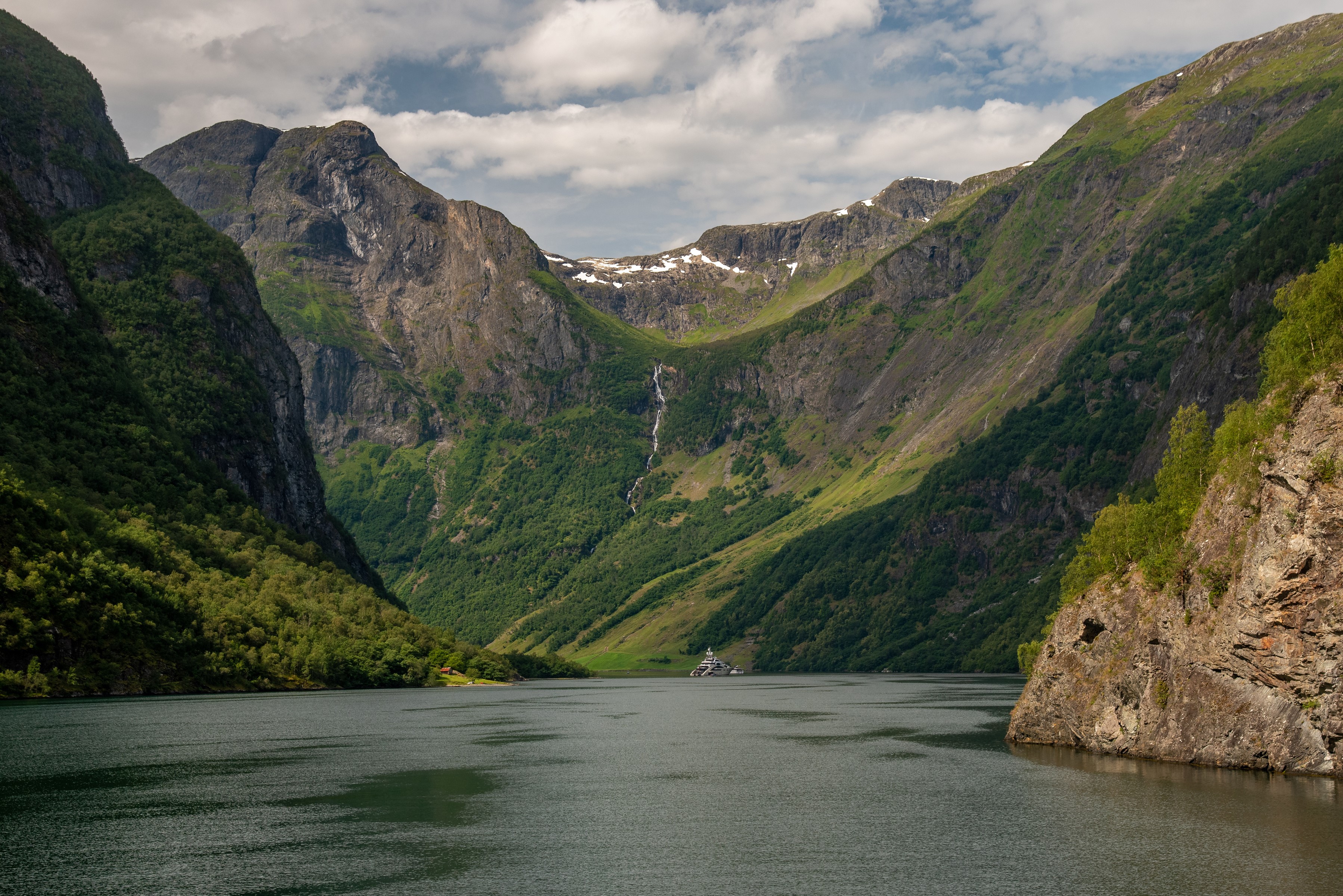 Sognefjord Norway Mountains and Bay HD Wallpaper