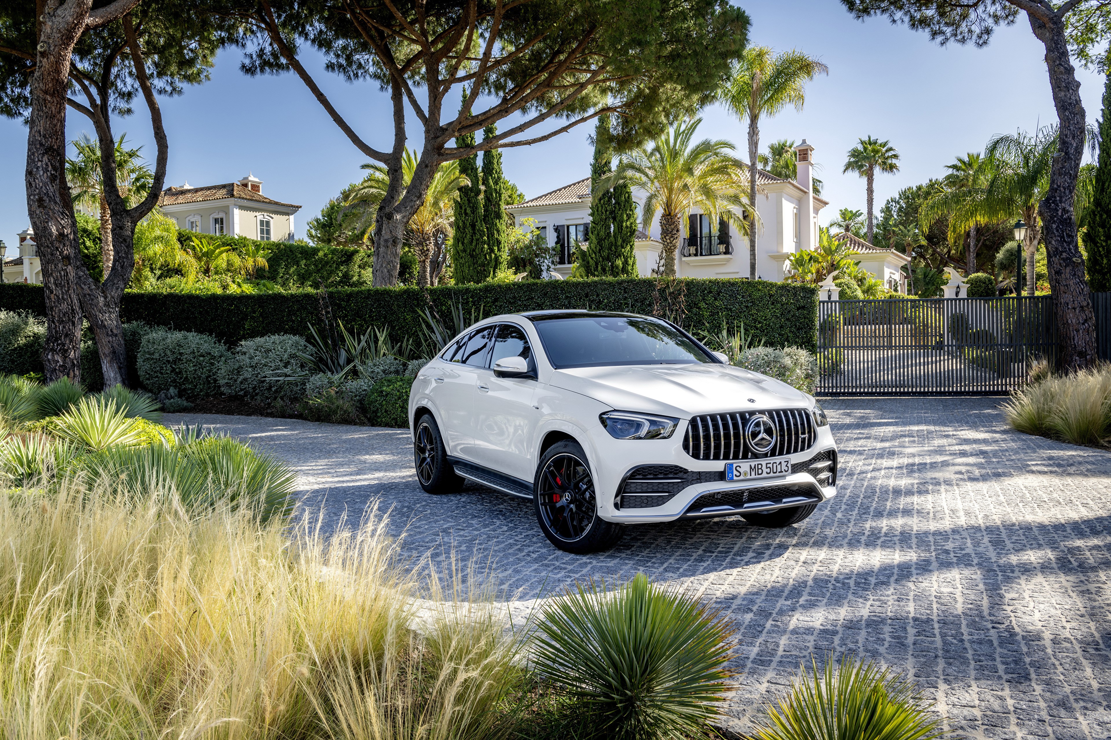 4K White Mercedes-Benz GLE Coupe Crossover HD Wallpaper