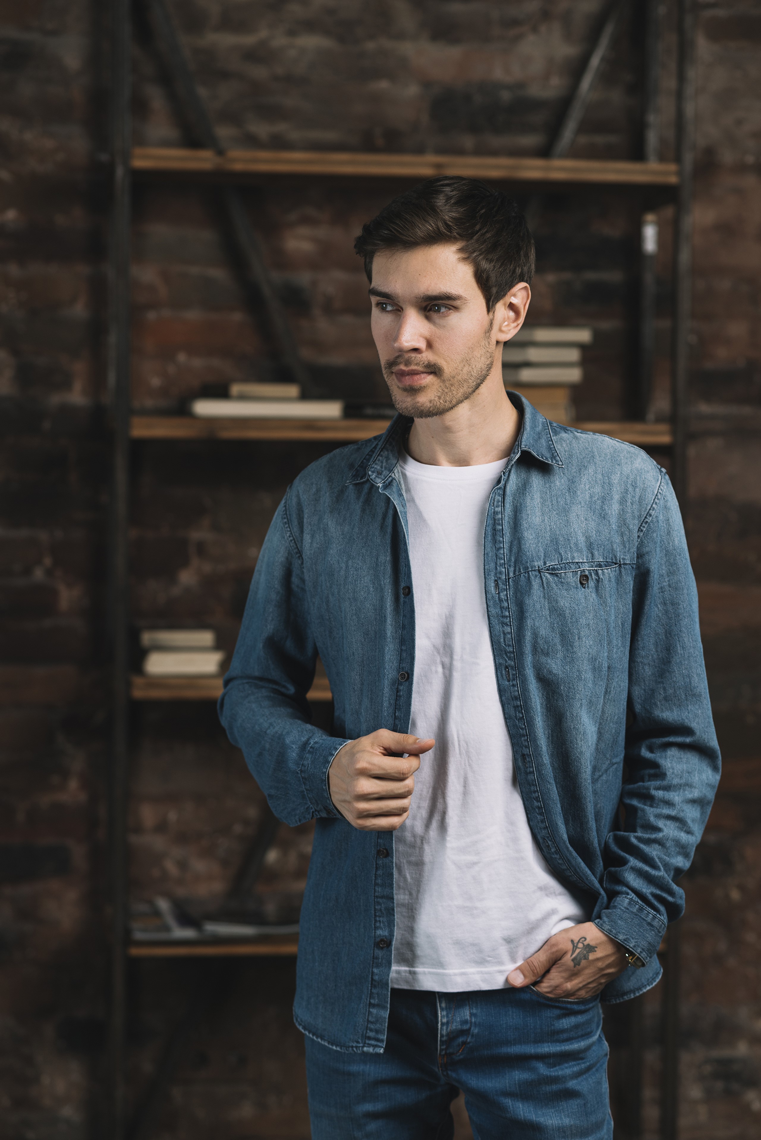 Man in denim shirt and jeans HD Phone Wallpaper