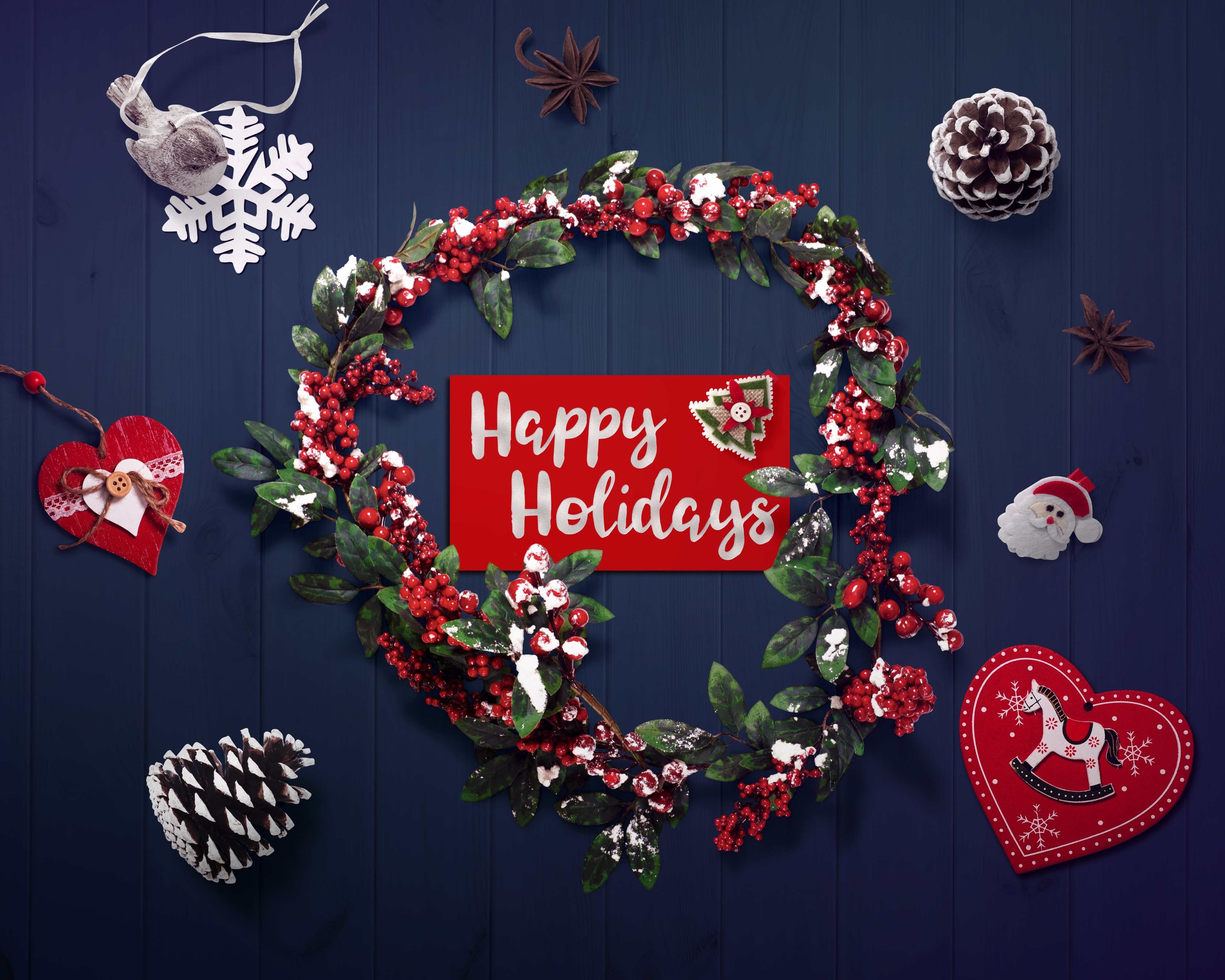 Christmas wreath with "Happy Holidays" card and ornaments HD Wallpaper