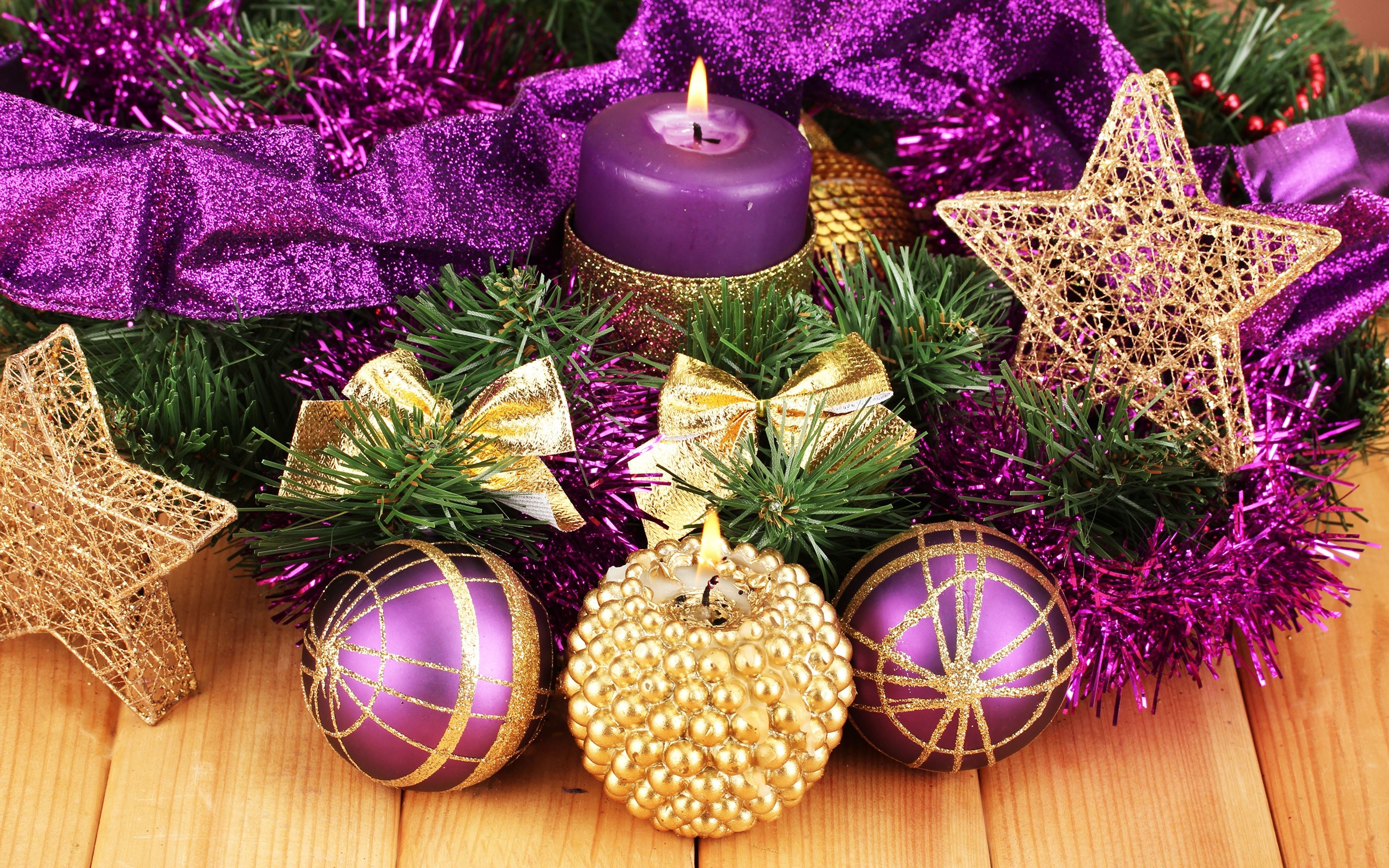 Christmas decoration with candles and ornaments HD Wallpaper
