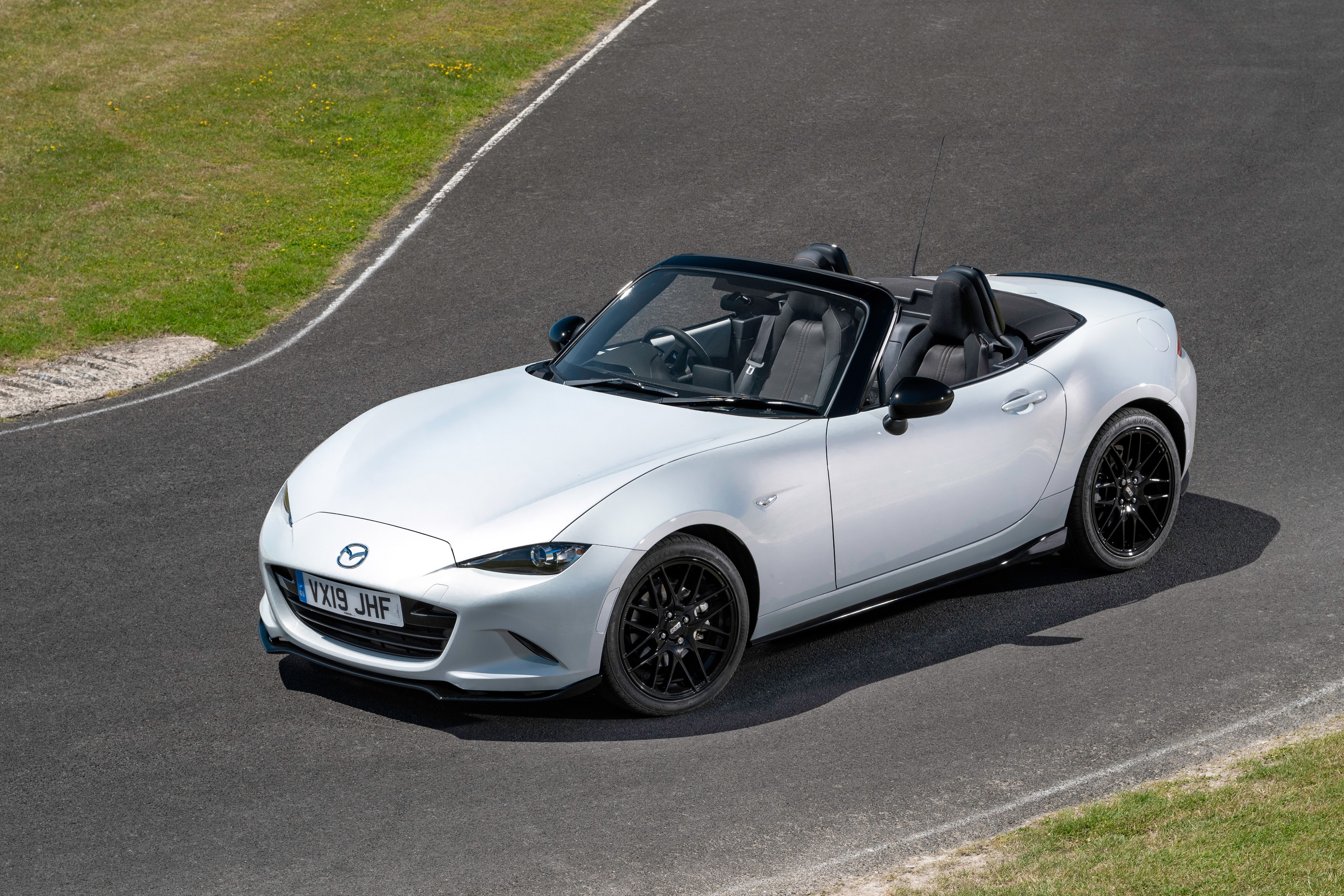 White 2019 Mazda MX-5 Design Pack Cabriolet HD Wallpaper