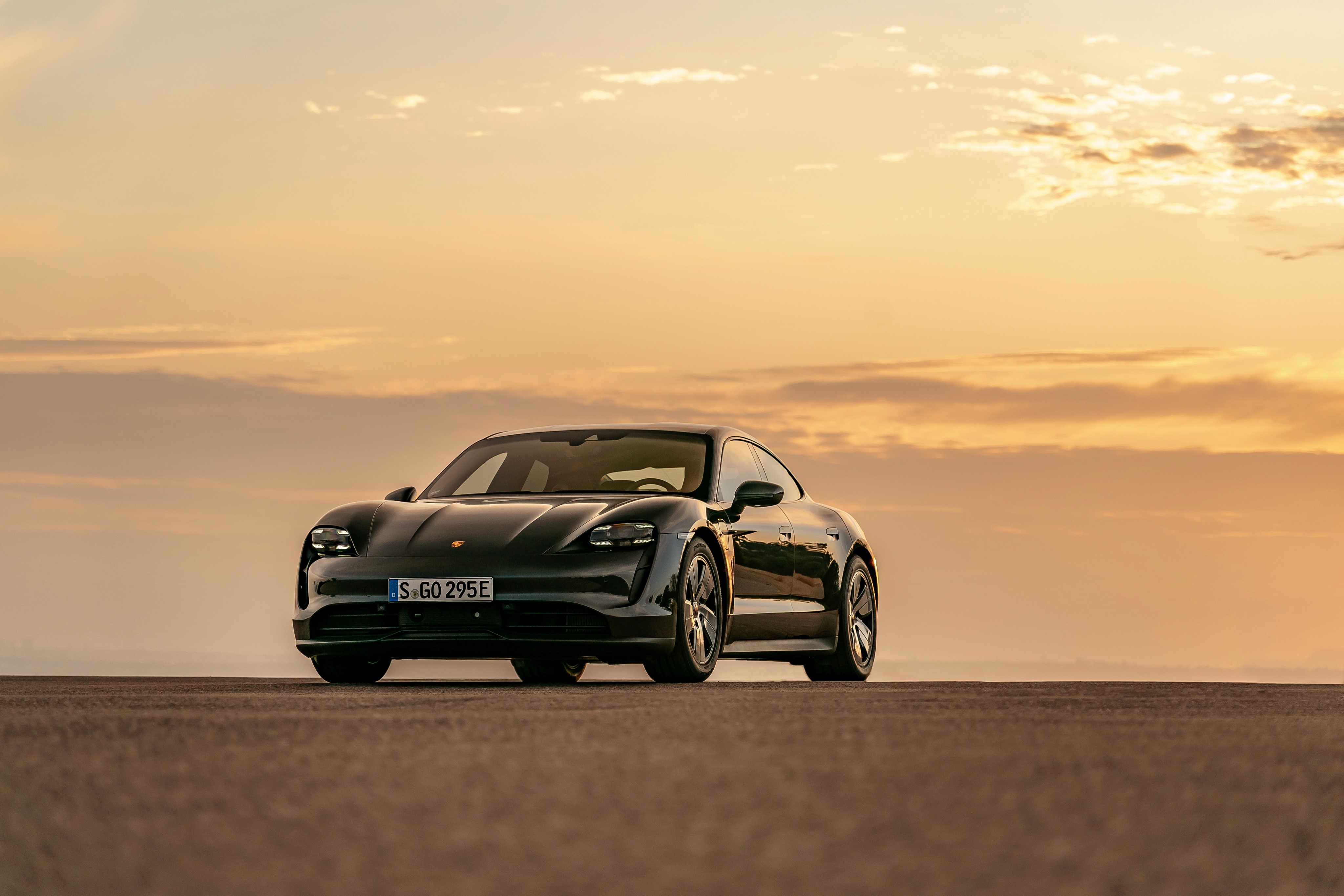Porsche Taycan 4S 2020 Metallic Black Coupe HD Wallpaper