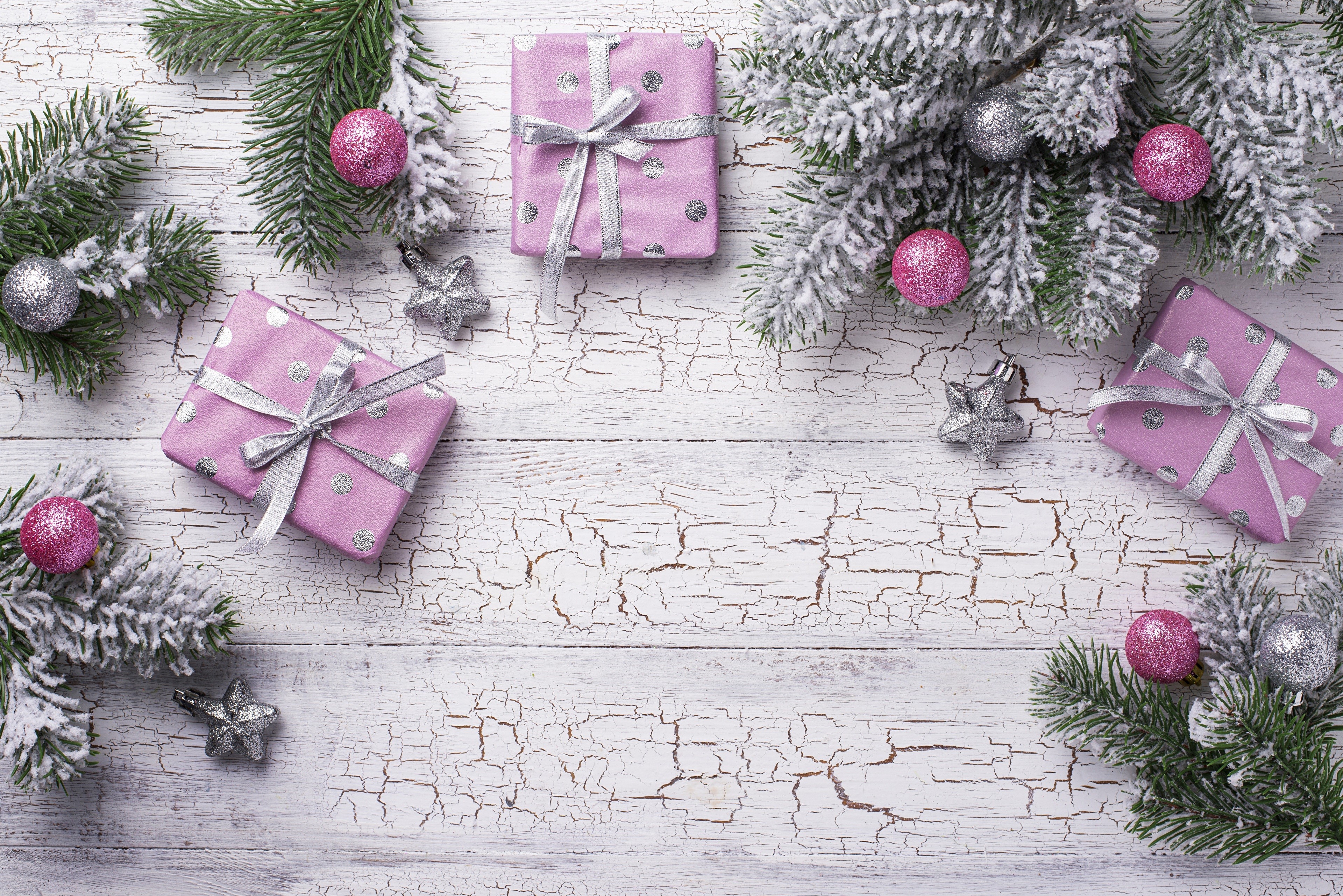 Christmas gifts and decorations on wood HD Wallpaper