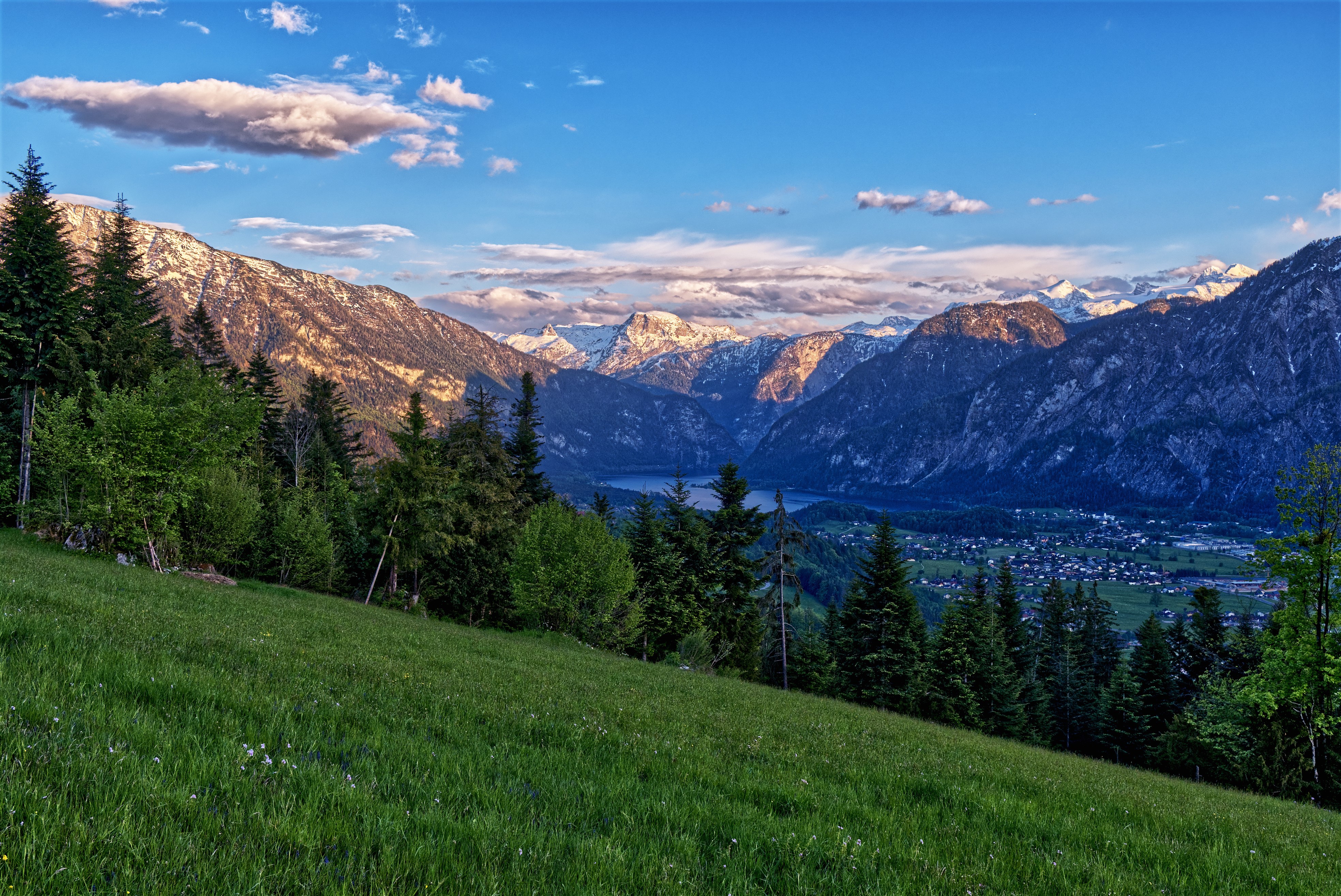 4K Mountains and Village in Austria HD Wallpaper