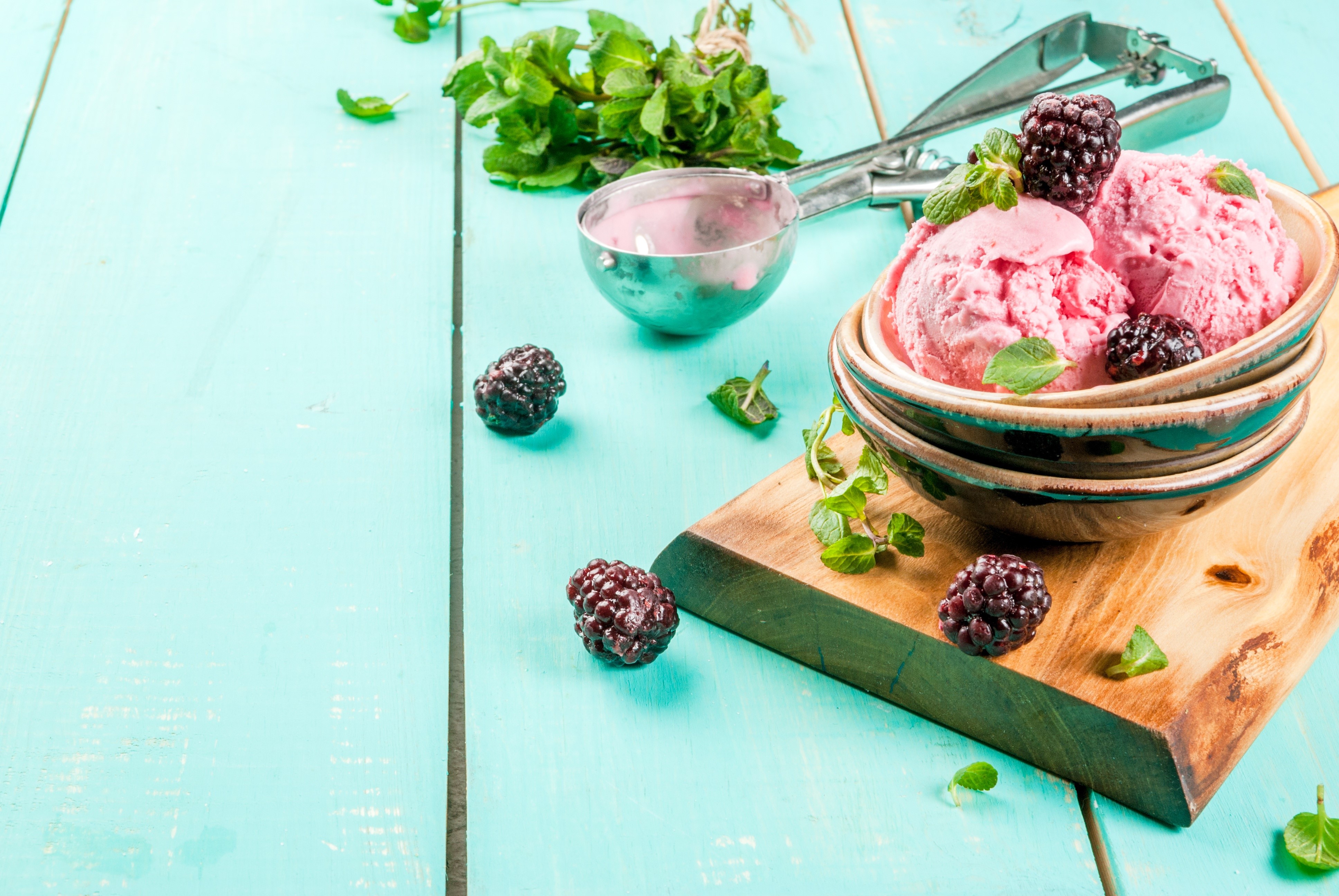 Blackberry Ice Cream in Bowls with Mint and Berries HD Wallpaper