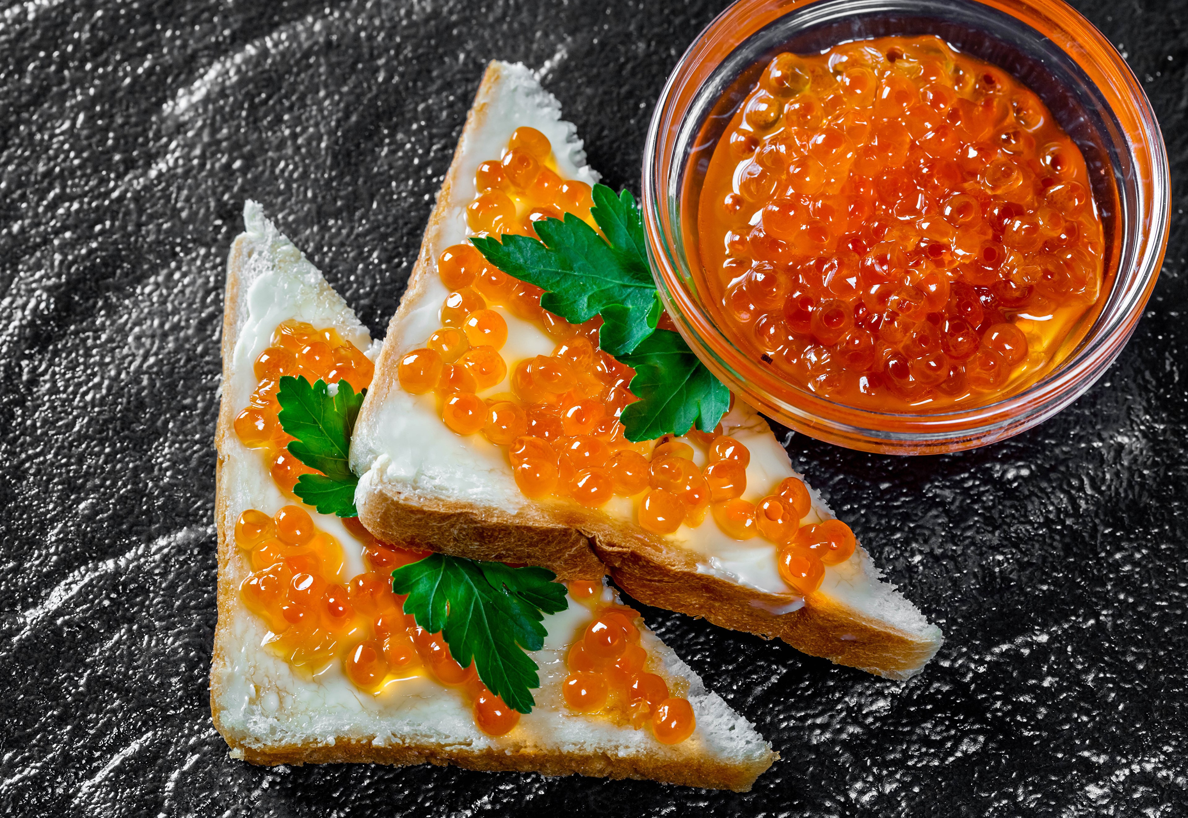 Caviar on toast with butter and parsley HD Wallpaper