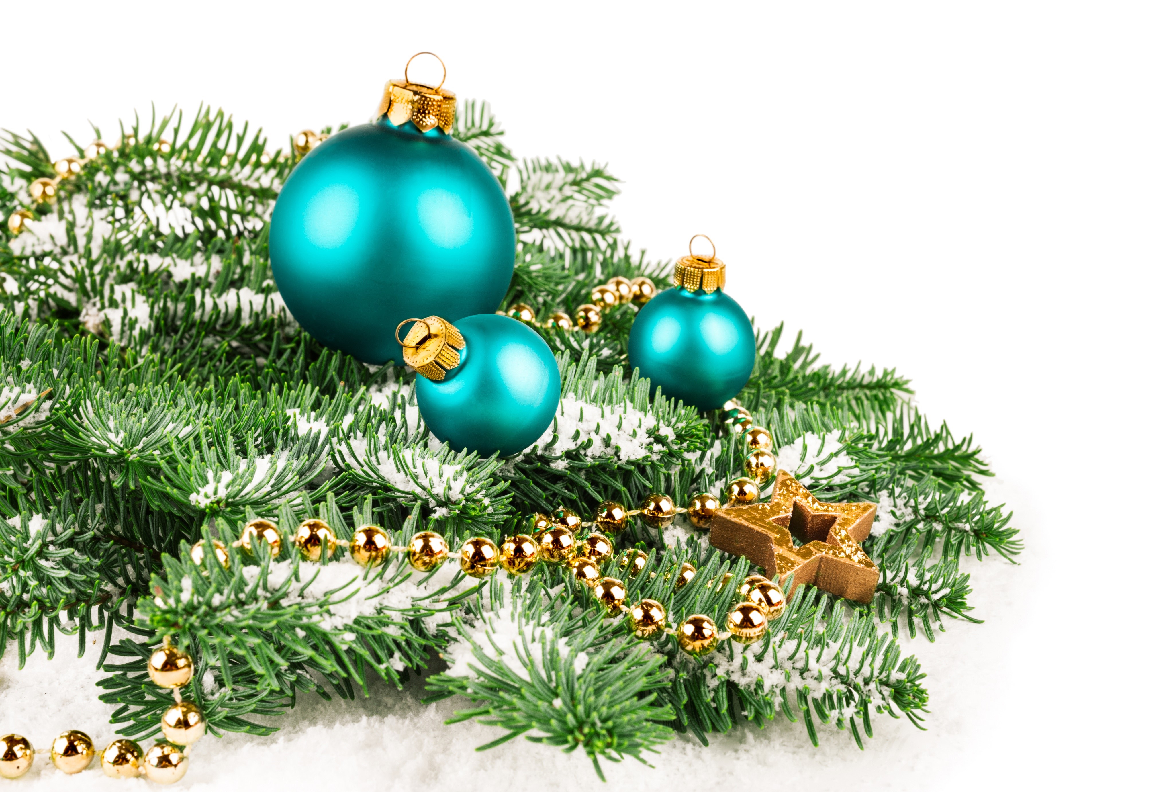 Christmas branches with ornaments and beads HD Wallpaper