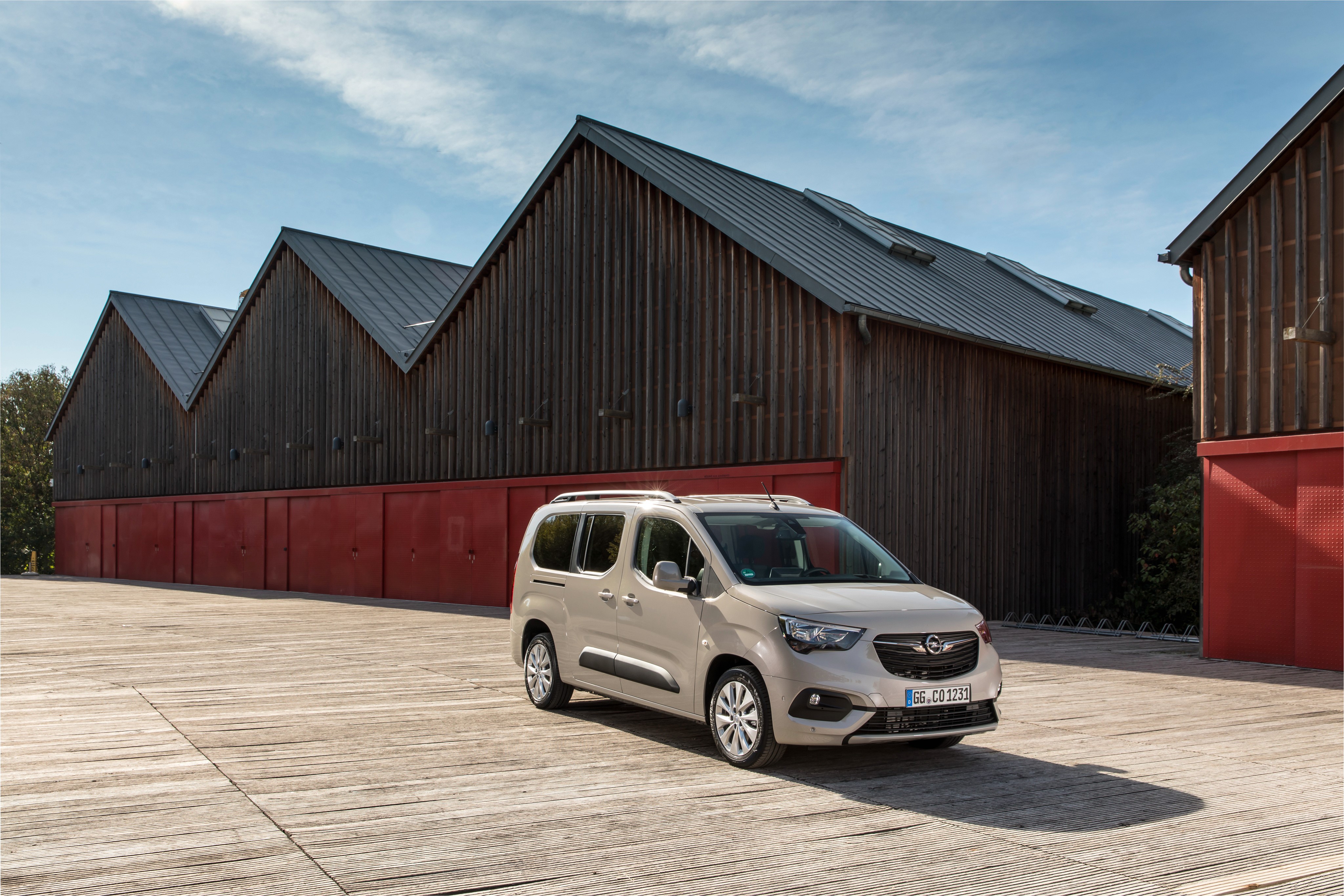 Opel Combo Life XL Turbo D Minivan HD Wallpaper