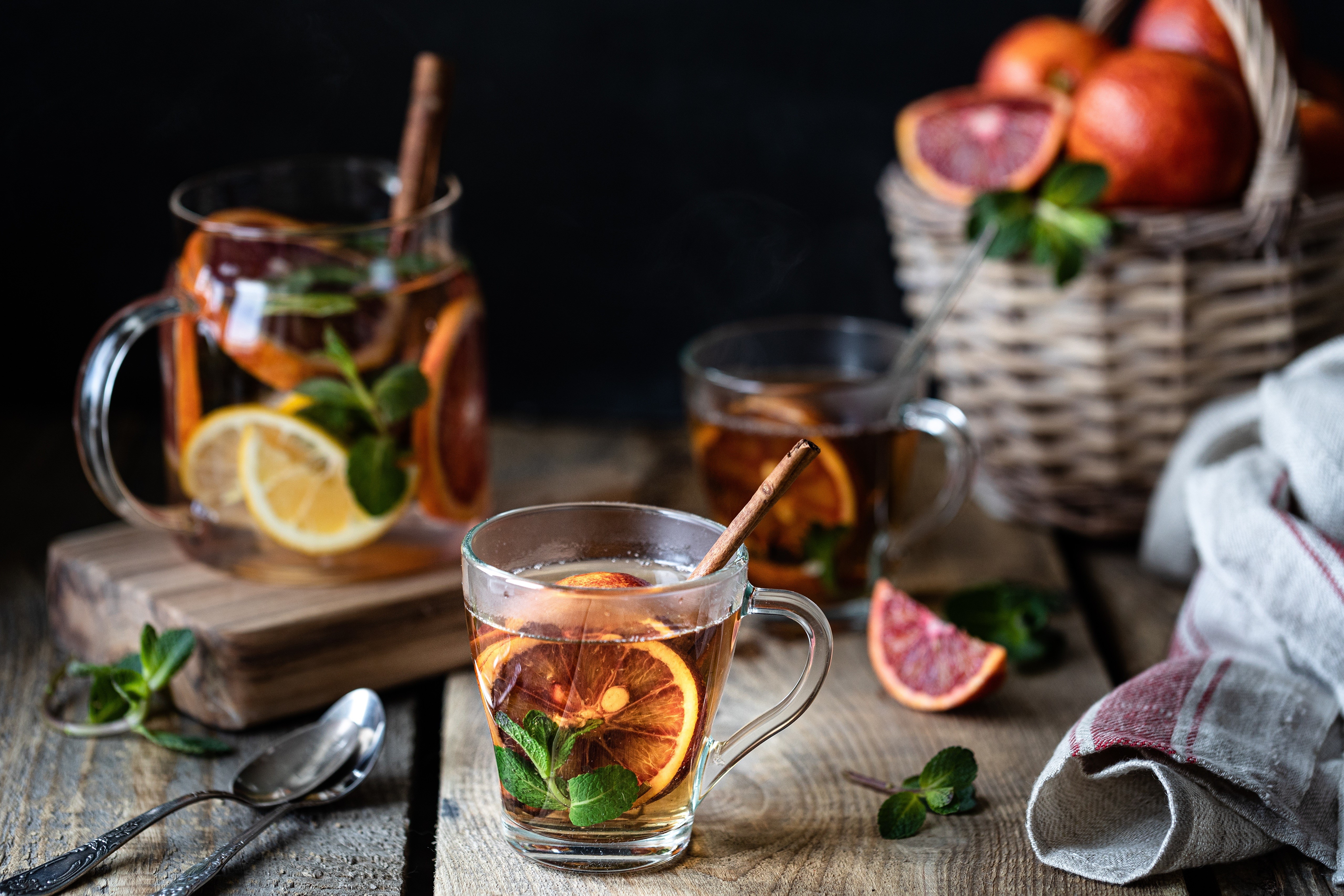 Tea with oranges, lemon, mint, and cinnamon HD Wallpaper