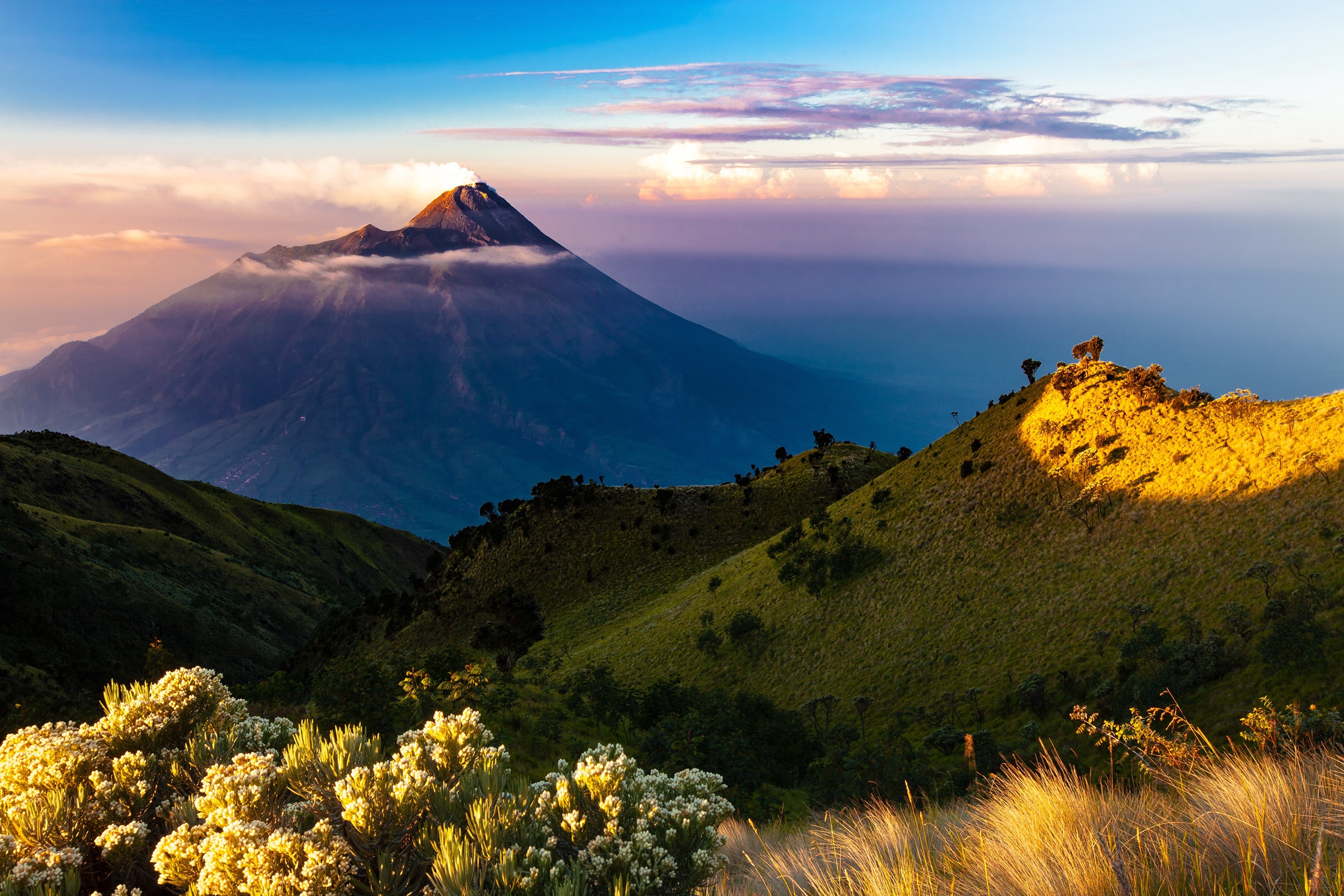 Volcano on Island Java, Indonesia HD Wallpaper