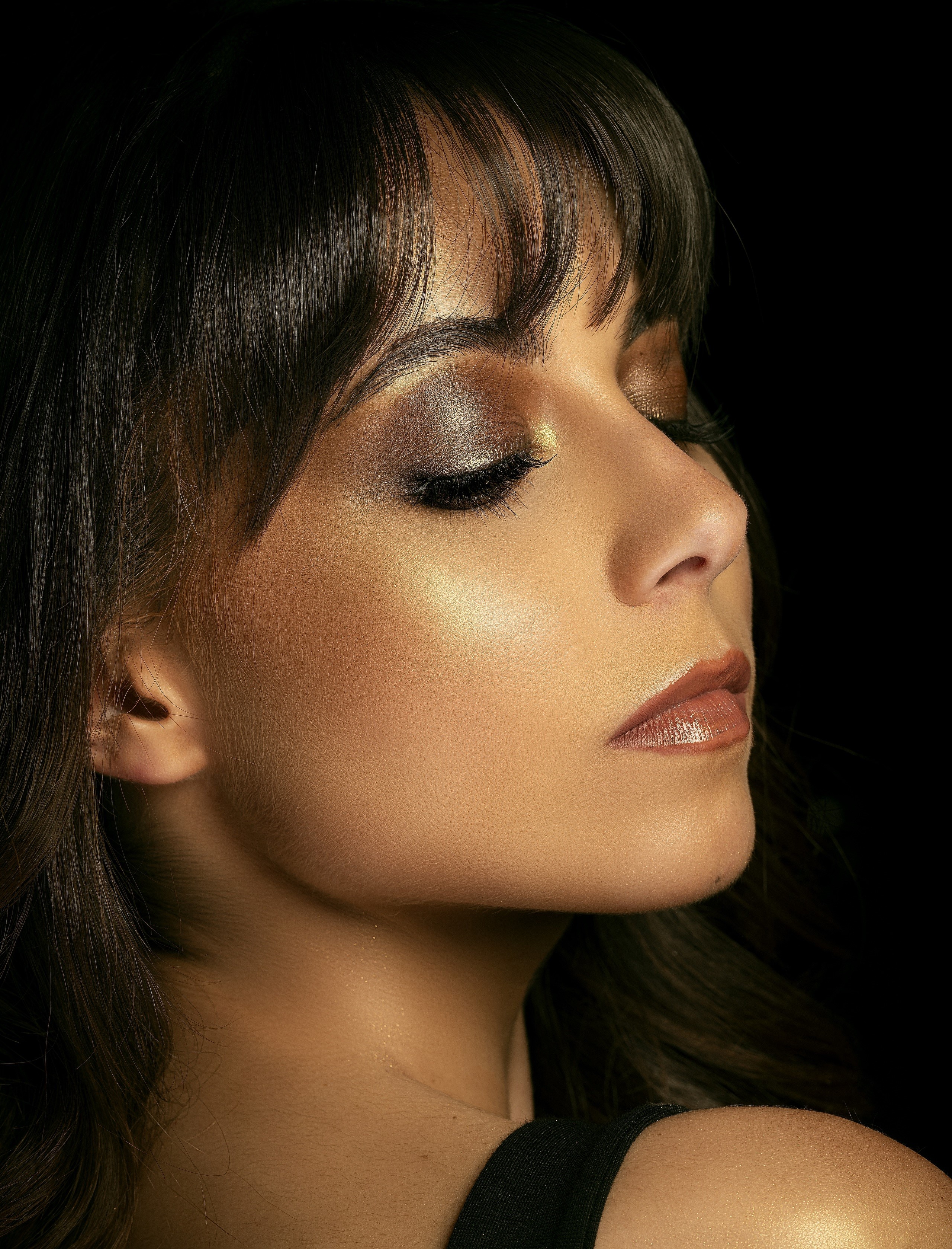 Ana Victoria, model with brown hair and makeup HD Phone Wallpaper