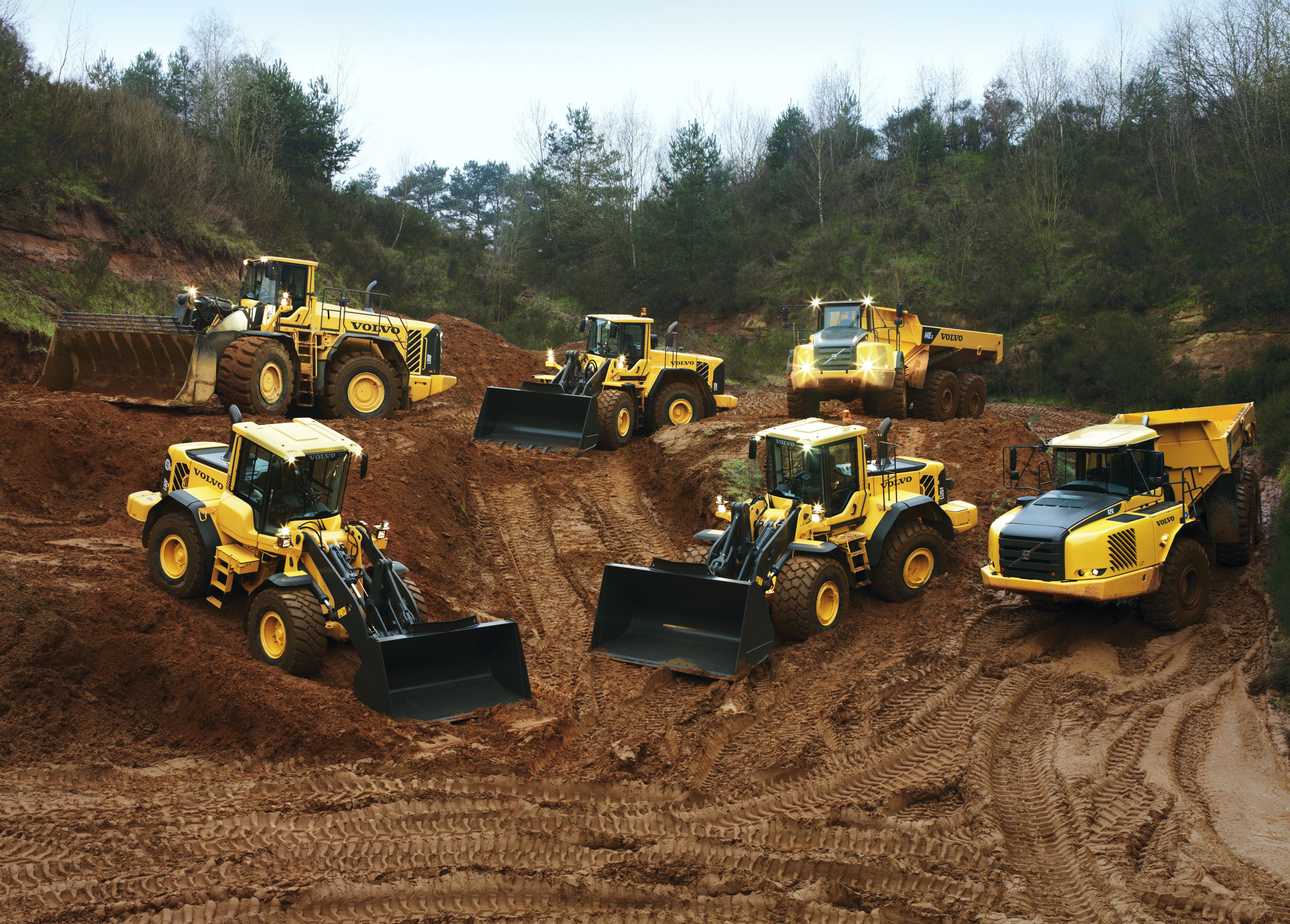 Volvo Construction Equipment in a Quarry HD Wallpaper