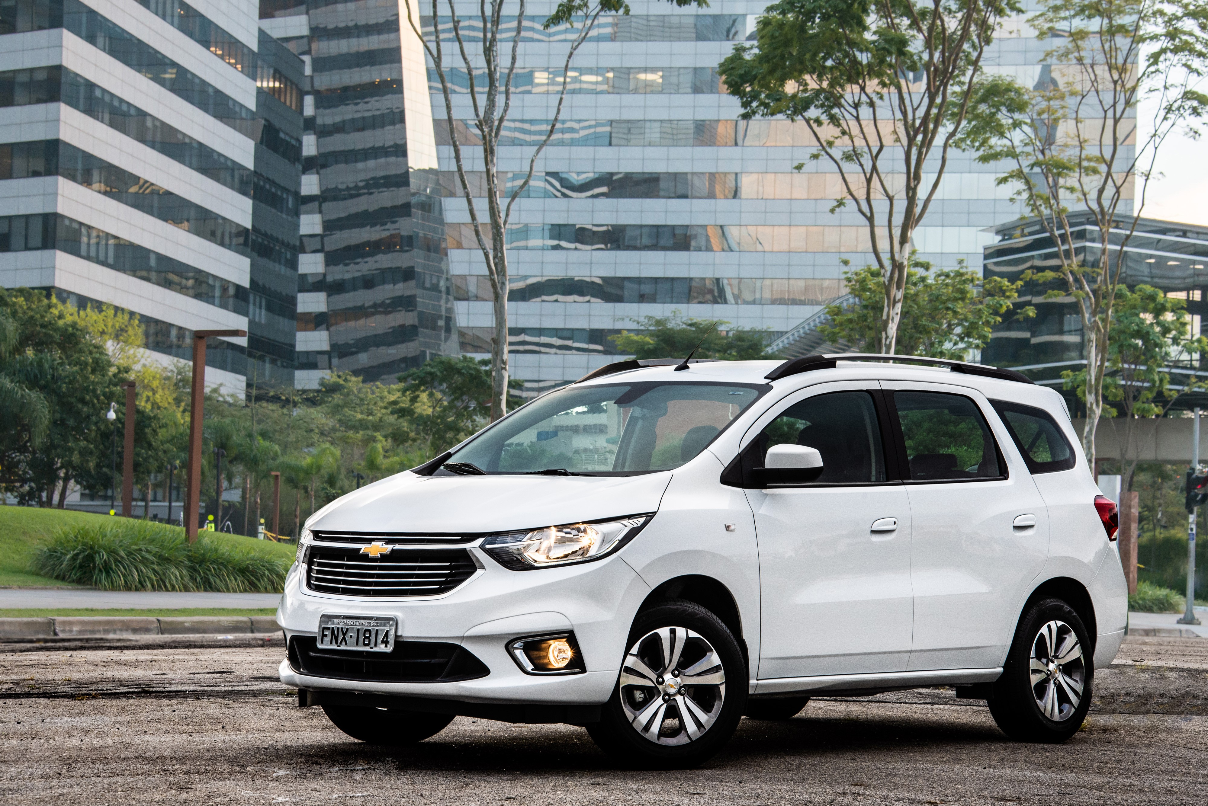 2019 Chevrolet Spin Premier Minivan HD Wallpaper