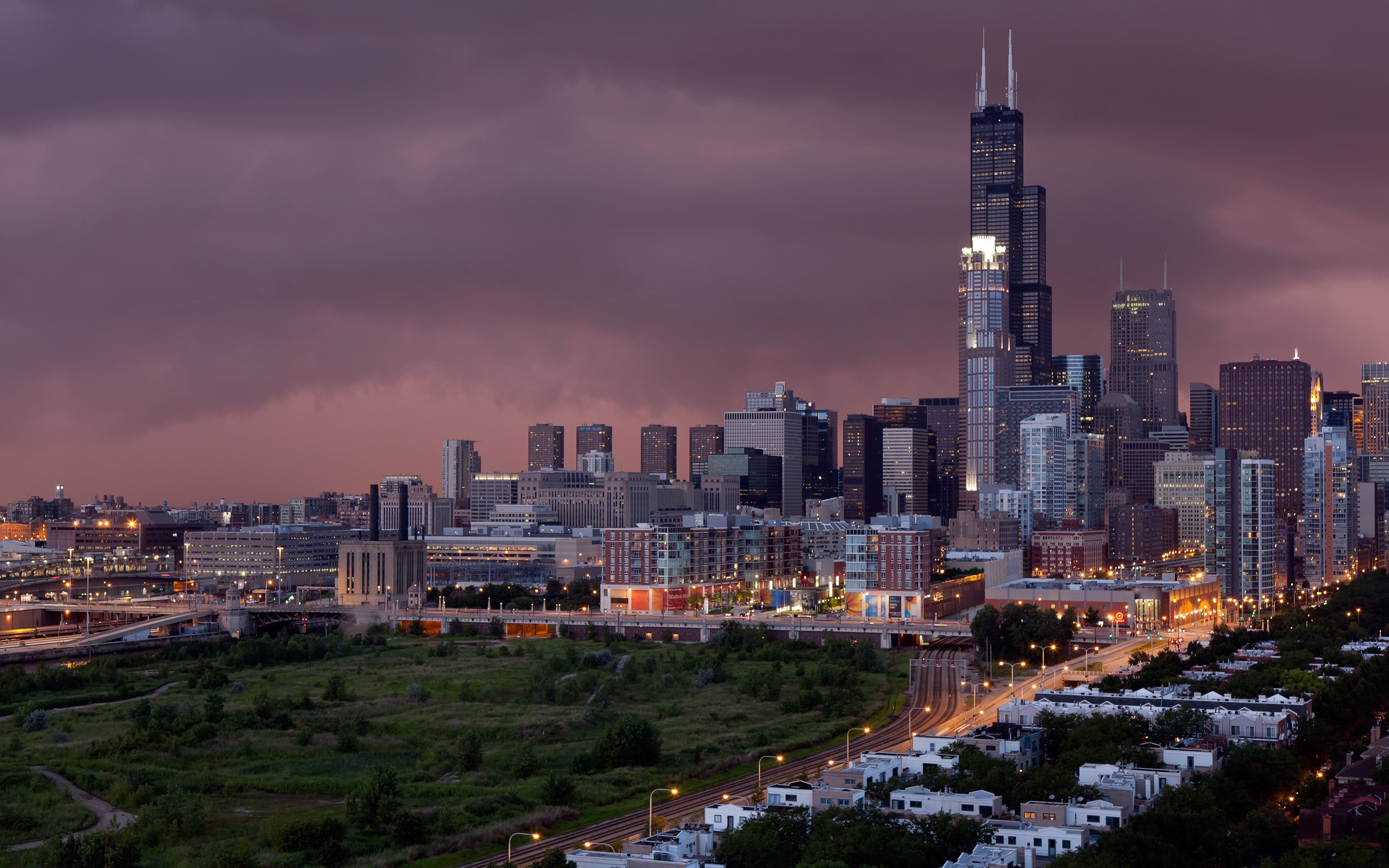 Chicago city skyline at dusk with Willis Tower HD Wallpaper