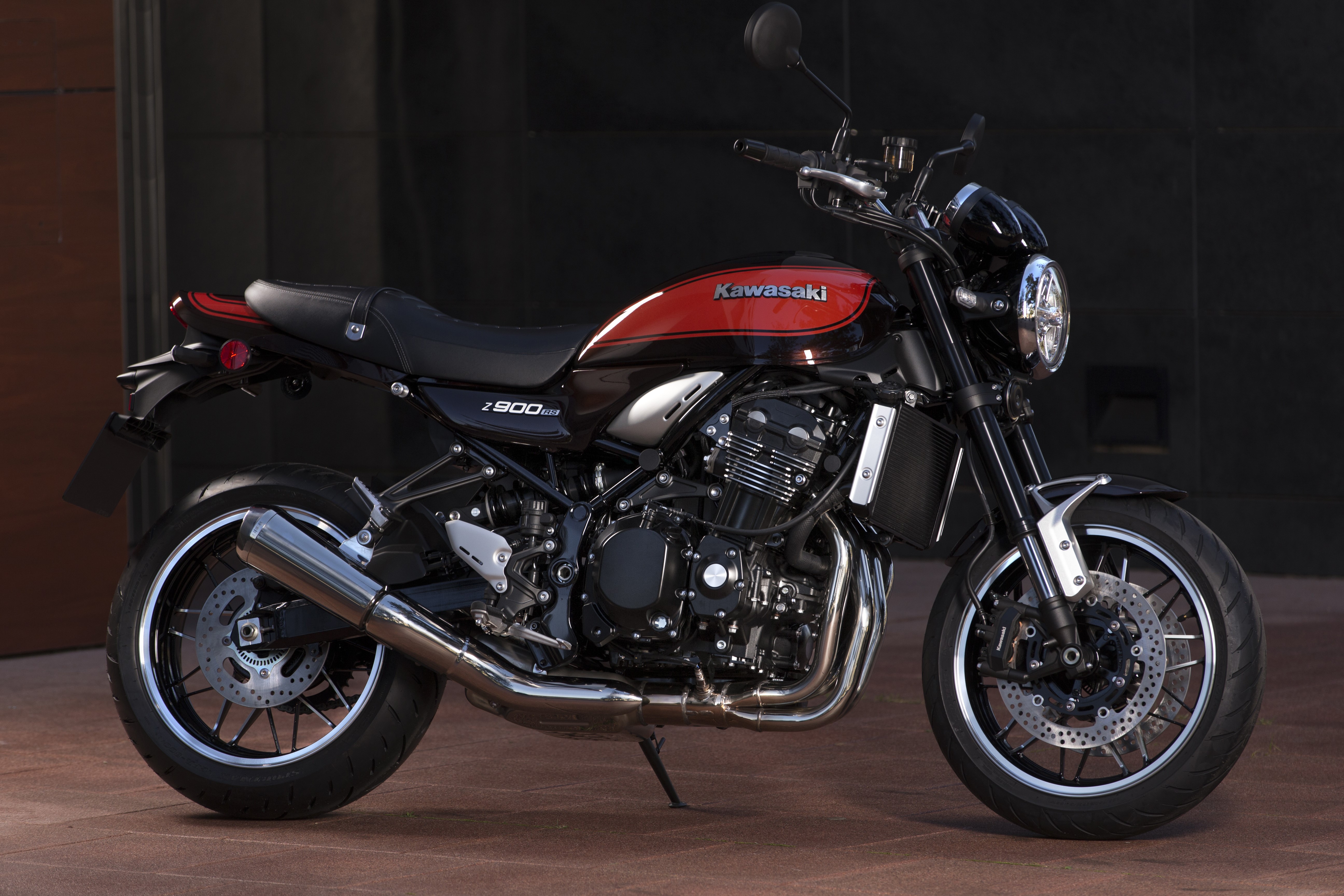 Kawasaki Z900 Motorcycle HD Wallpaper