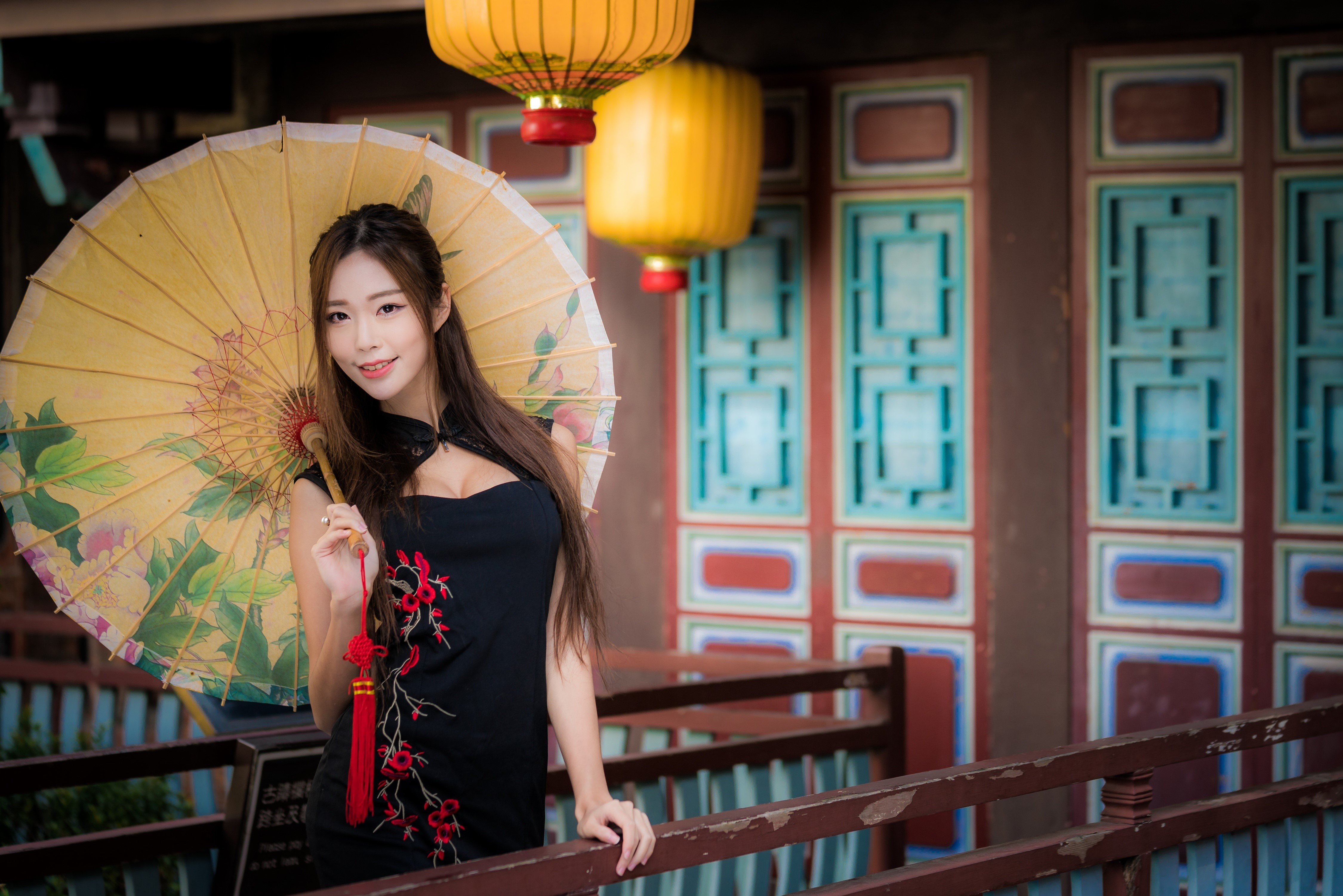 4K Asian Woman in Black Dress with Umbrella HD Wallpaper