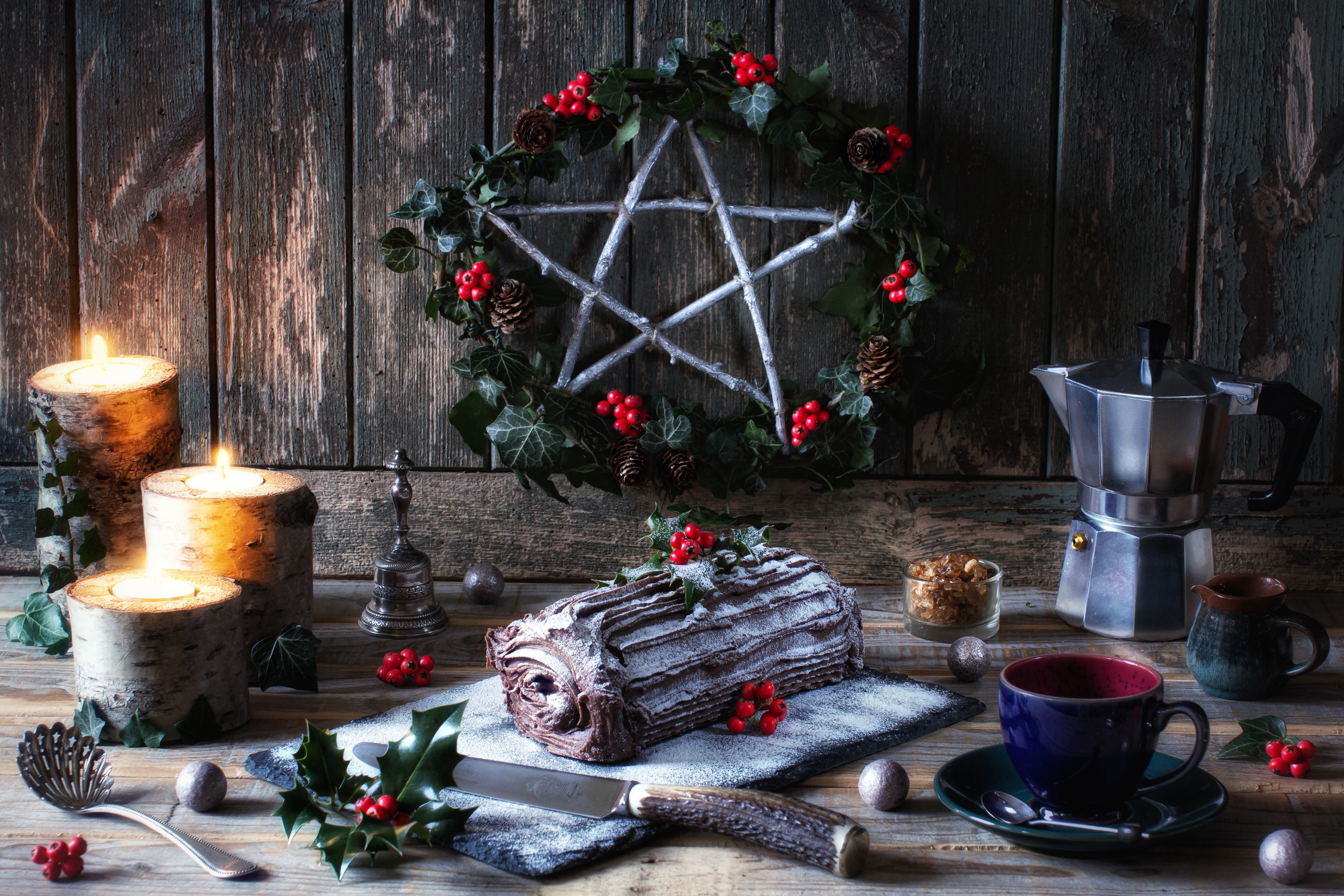 Christmas still-life with Swiss roll and candles HD Wallpaper