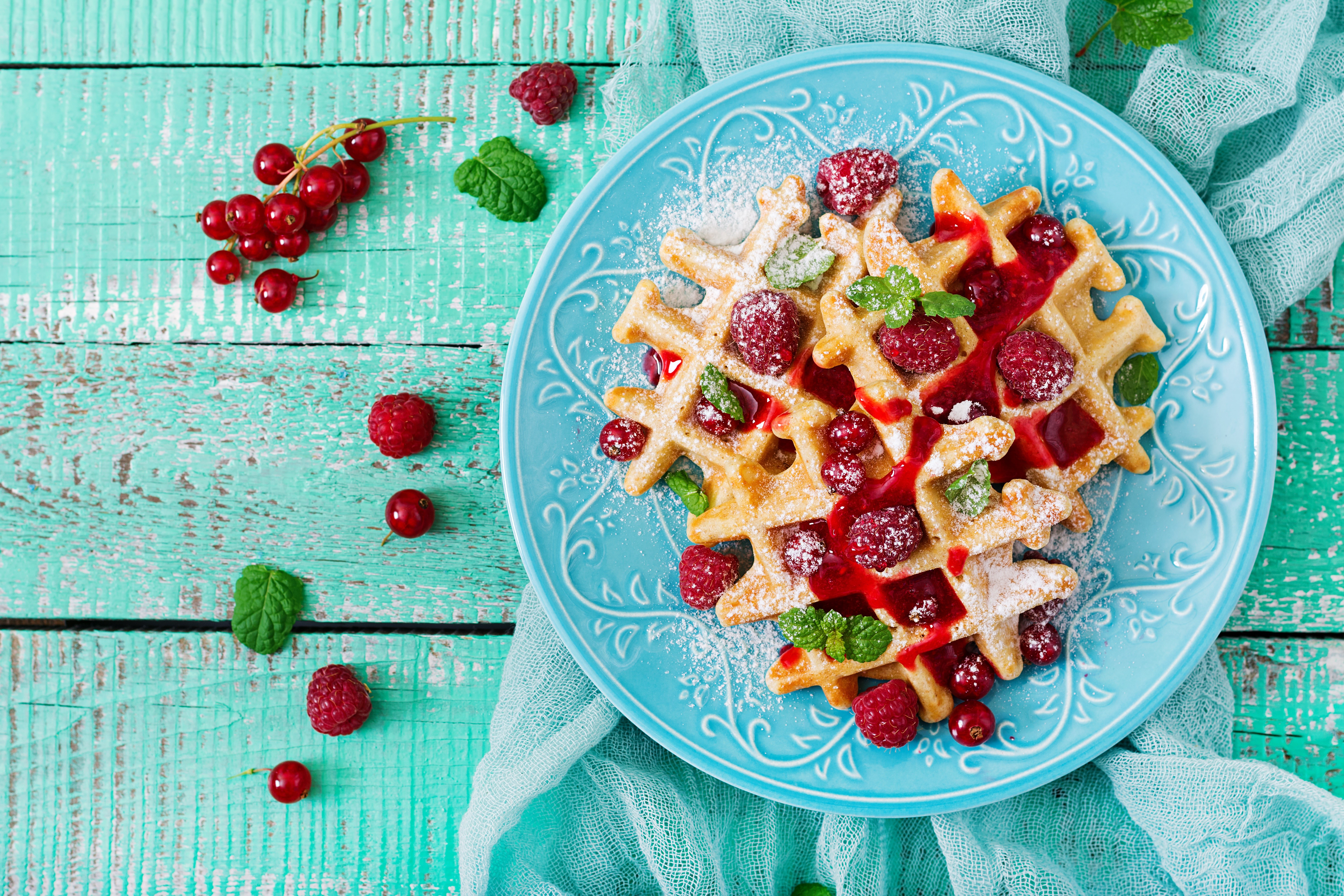 Waffles with Raspberry and Powdered Sugar on Plate HD Wallpaper