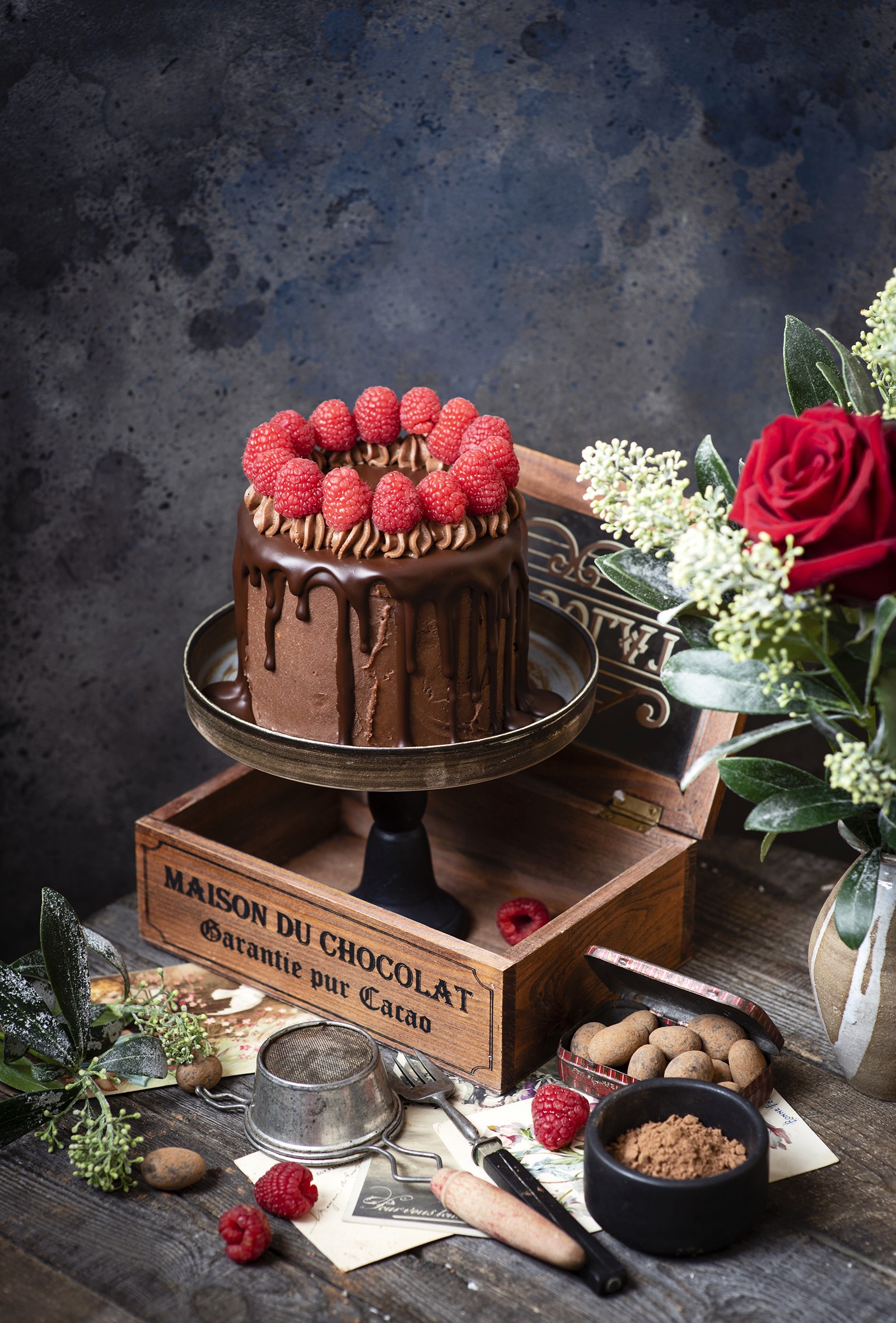Chocolate Raspberry Cake with Maison du Chocolat Box HD Phone Wallpaper