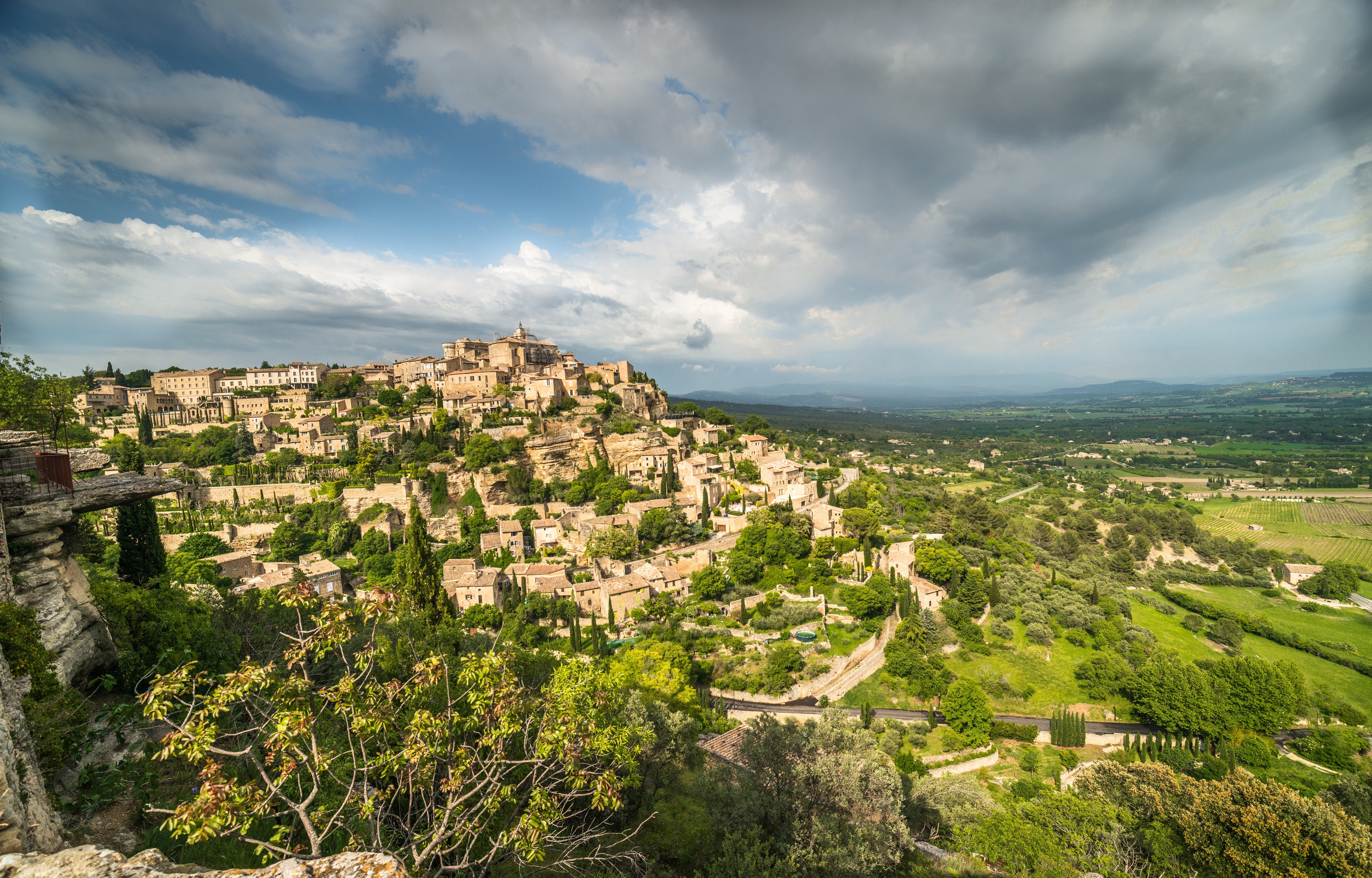 Gordes, France HD Wallpaper