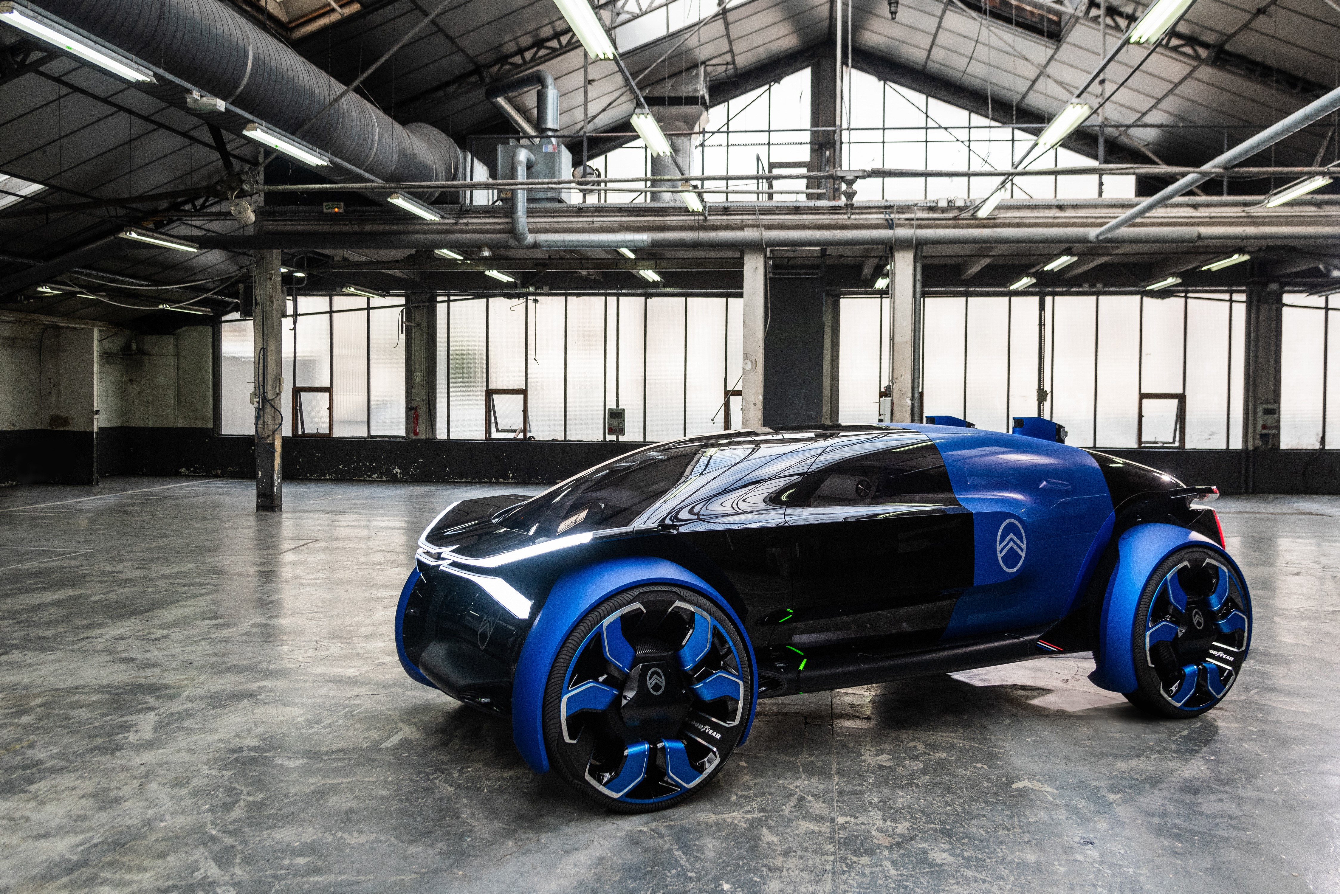 Citroen 19_19 Concept car in a warehouse HD Wallpaper