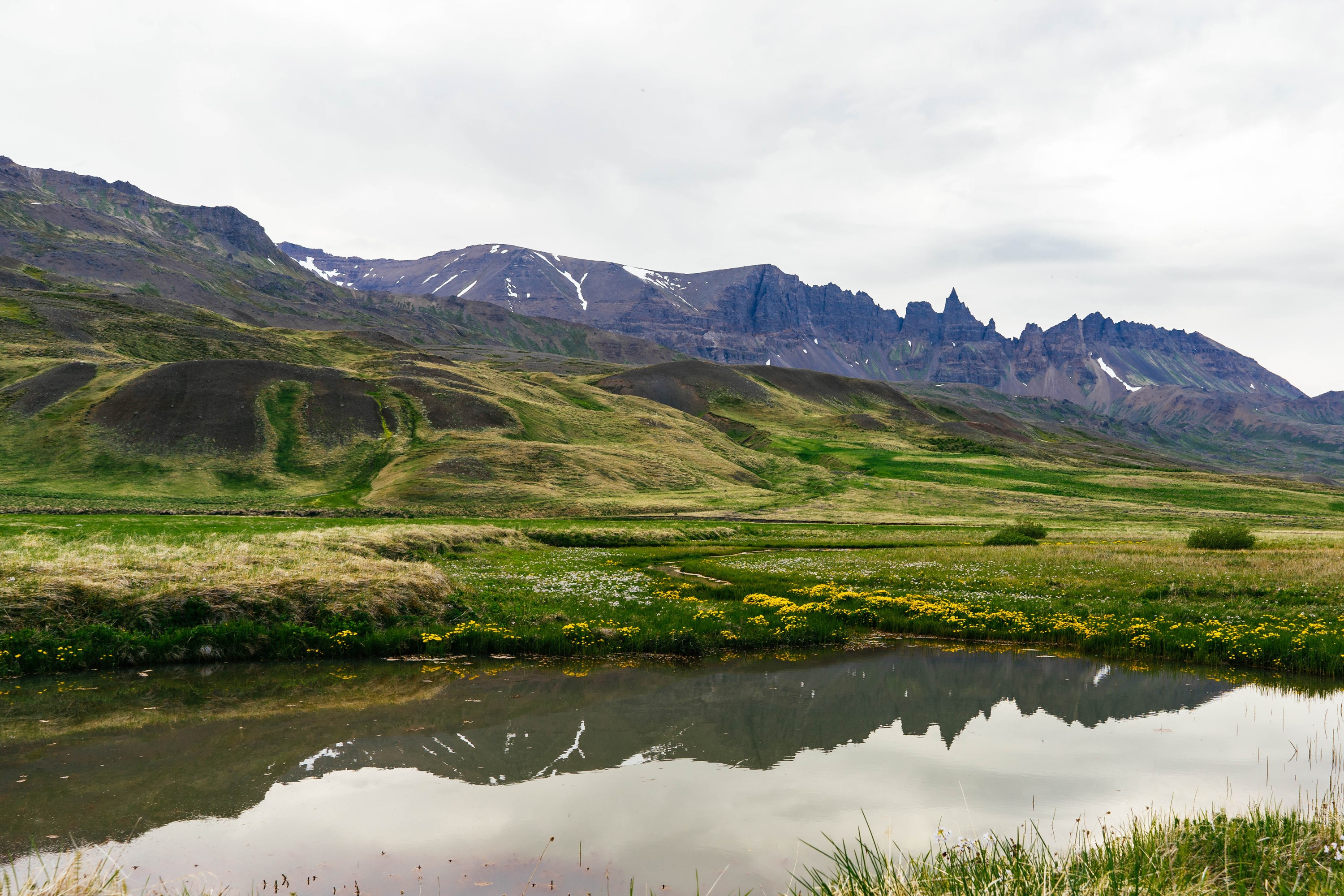 Mountains and lake in Snaefellsnesog Hnappadalssysla, Iceland HD Wallpaper