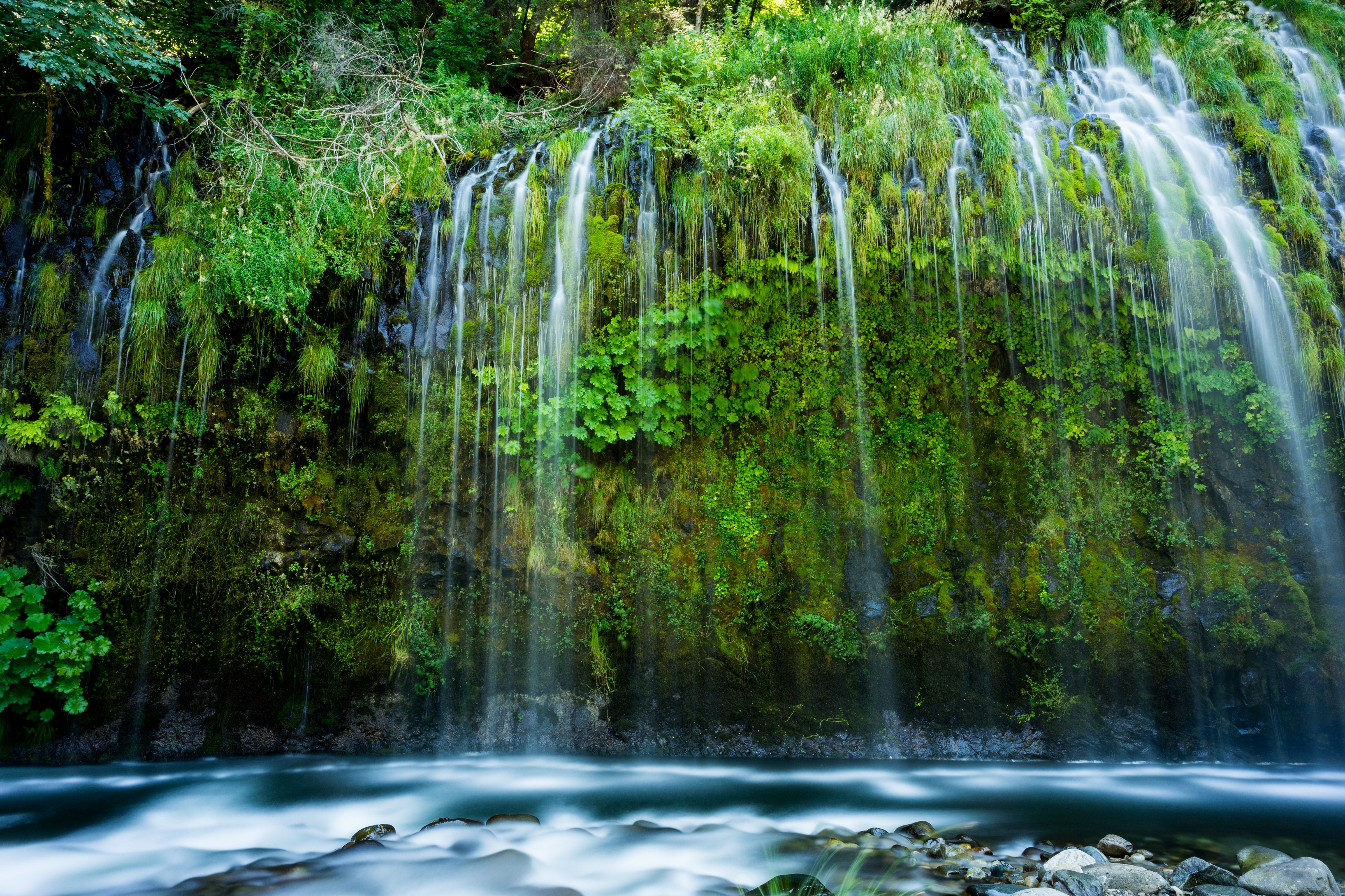 Mossbrae Falls, California, USA HD Wallpaper