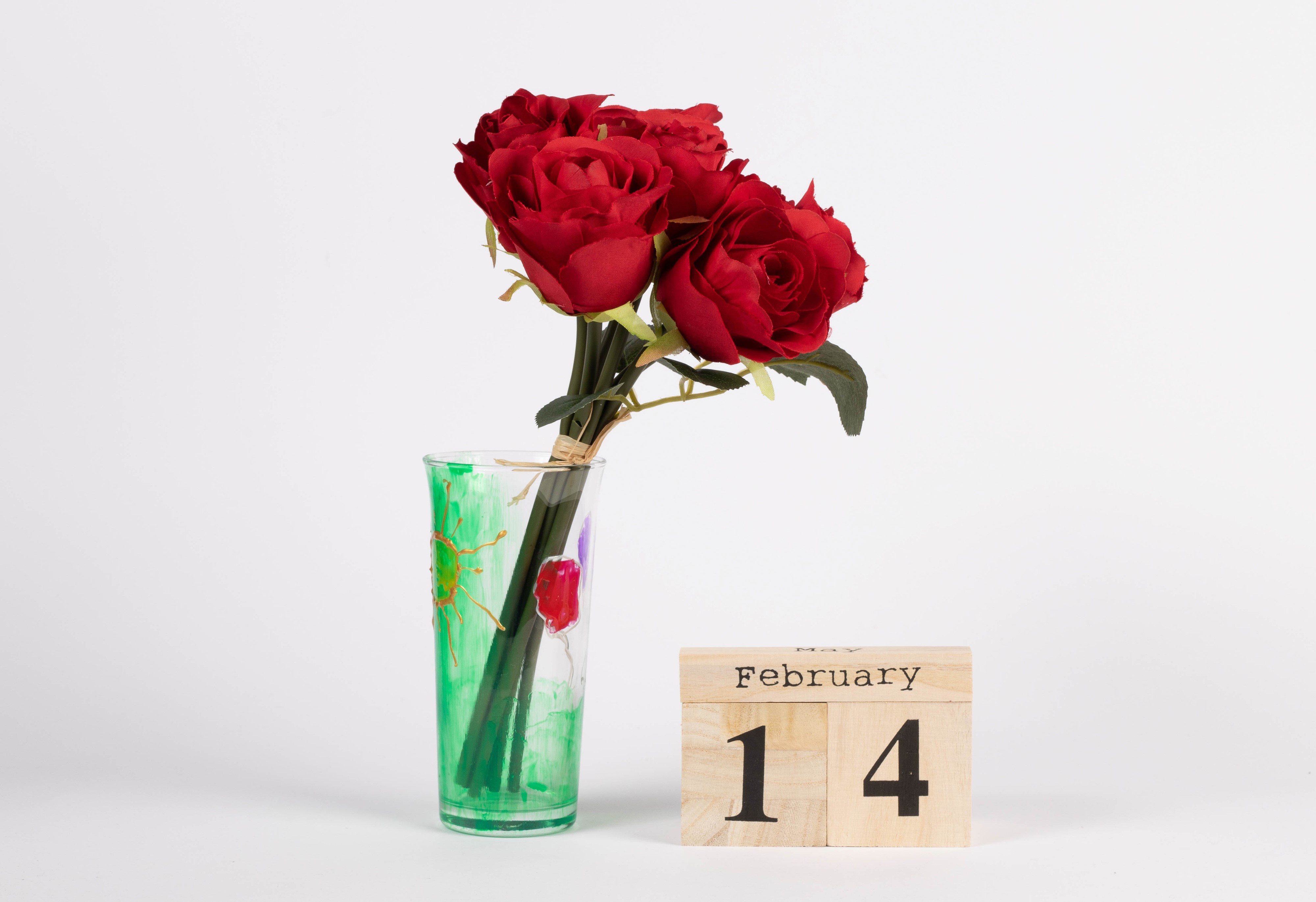 Valentine's Day Roses in Vase with Calendar HD Wallpaper