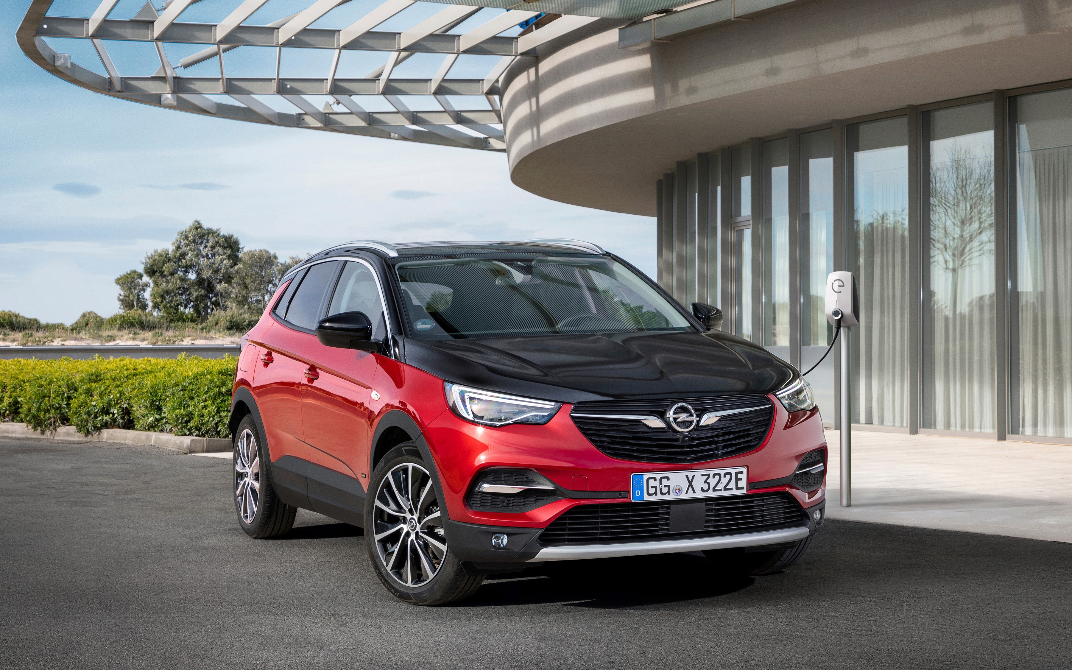 Opel Grandland X Hybrid4 charging station HD Wallpaper