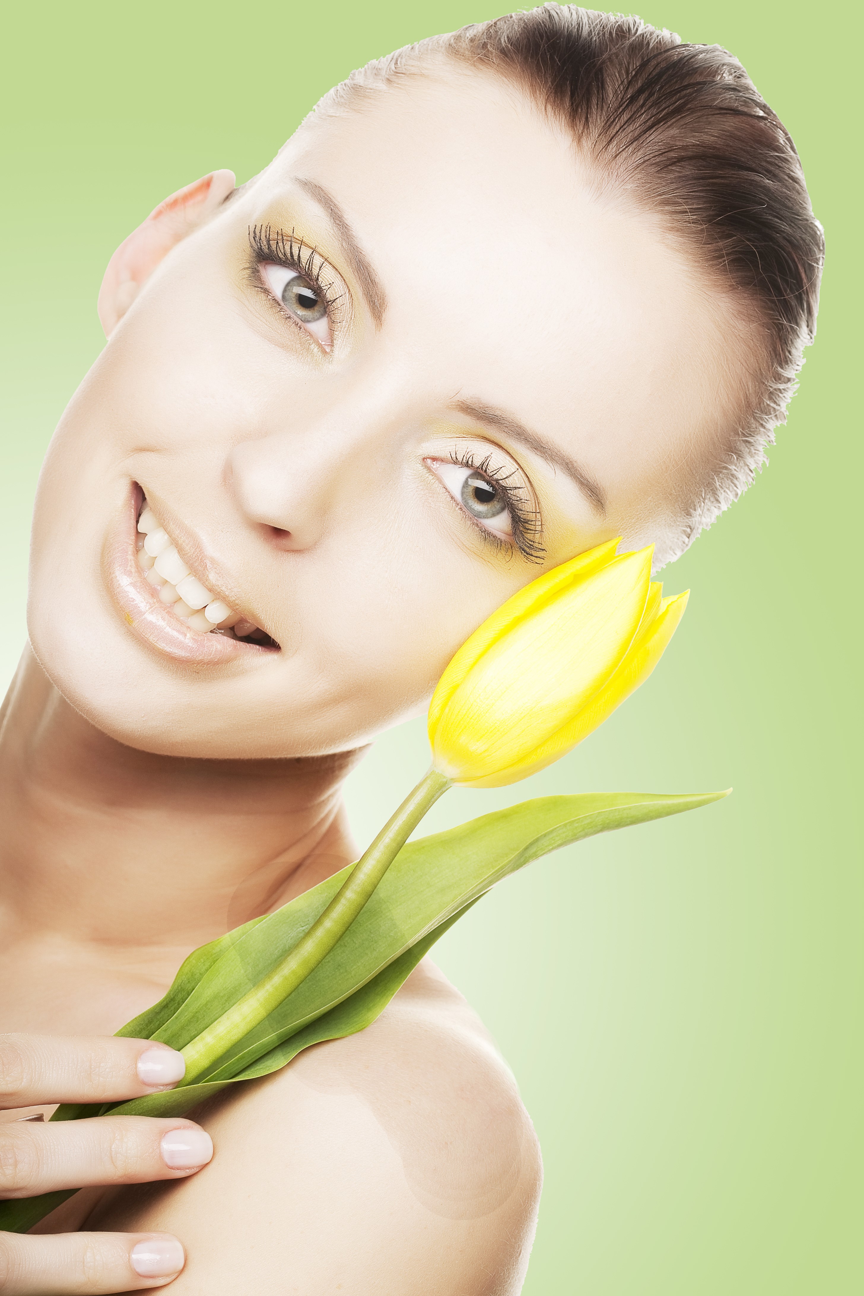 Woman with yellow tulip HD Phone Wallpaper