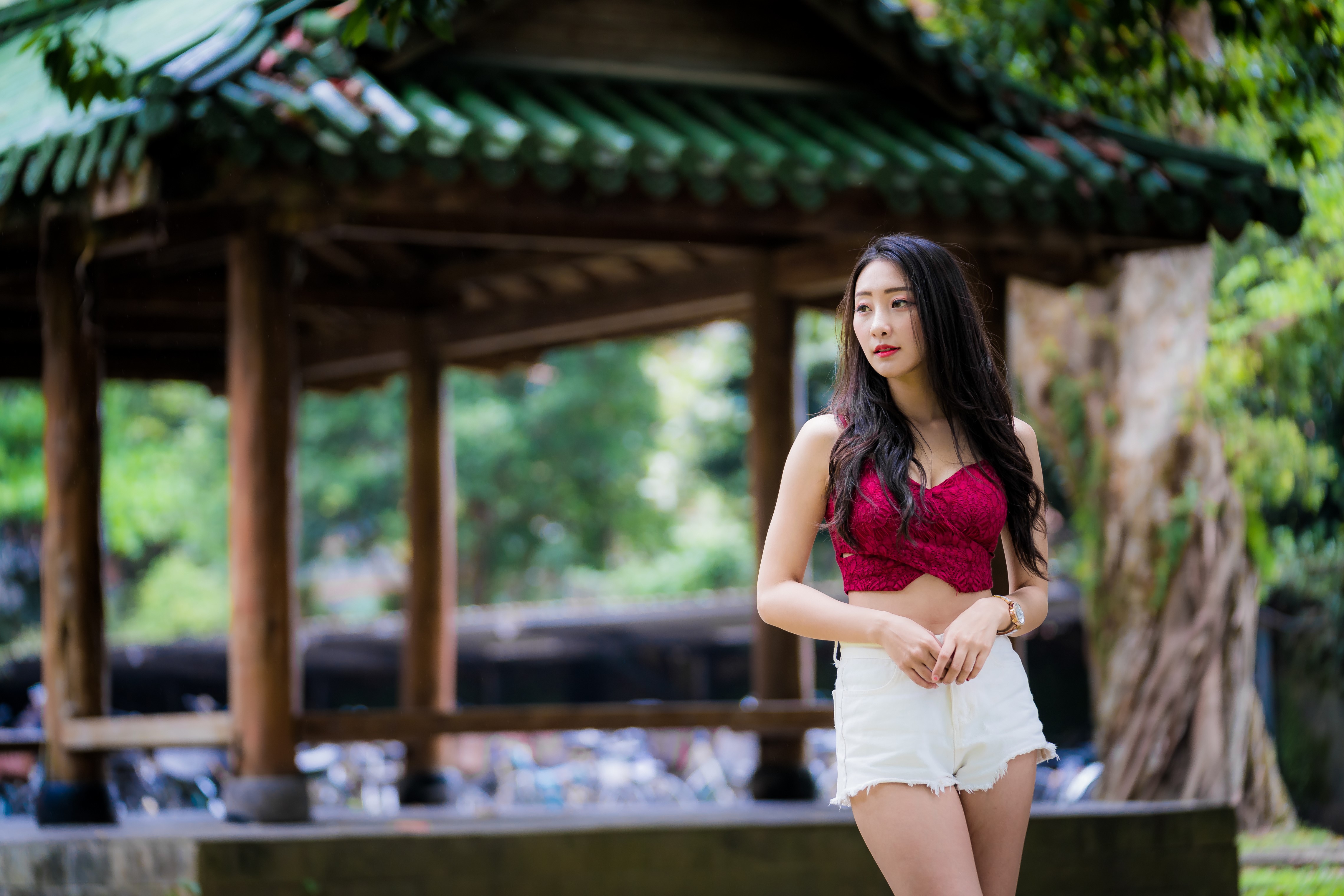 4K Portrait of Asian Brunette in Shorts HD Wallpaper