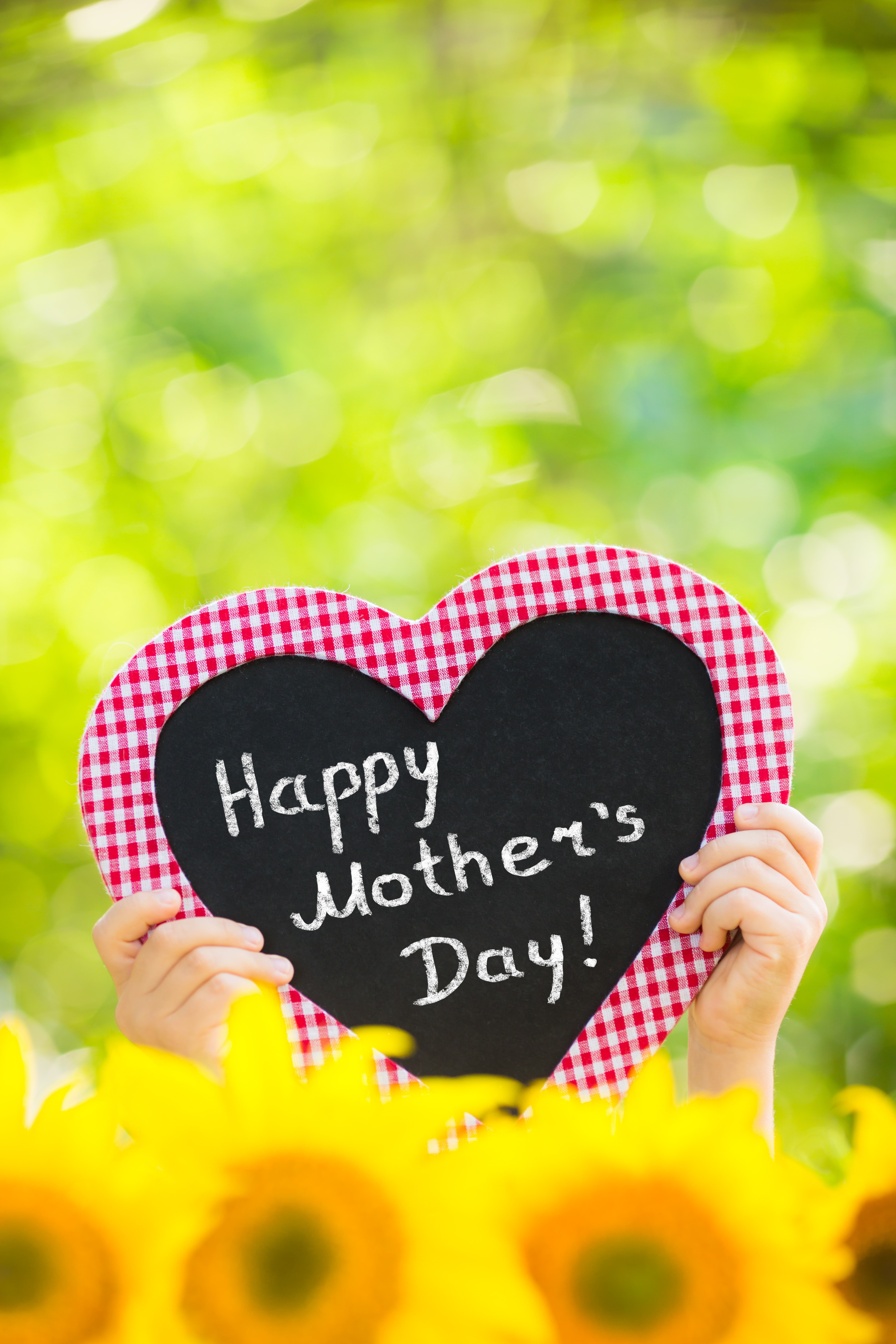 Heart shaped chalkboard with "Happy Mother's Day!" HD Phone Wallpaper