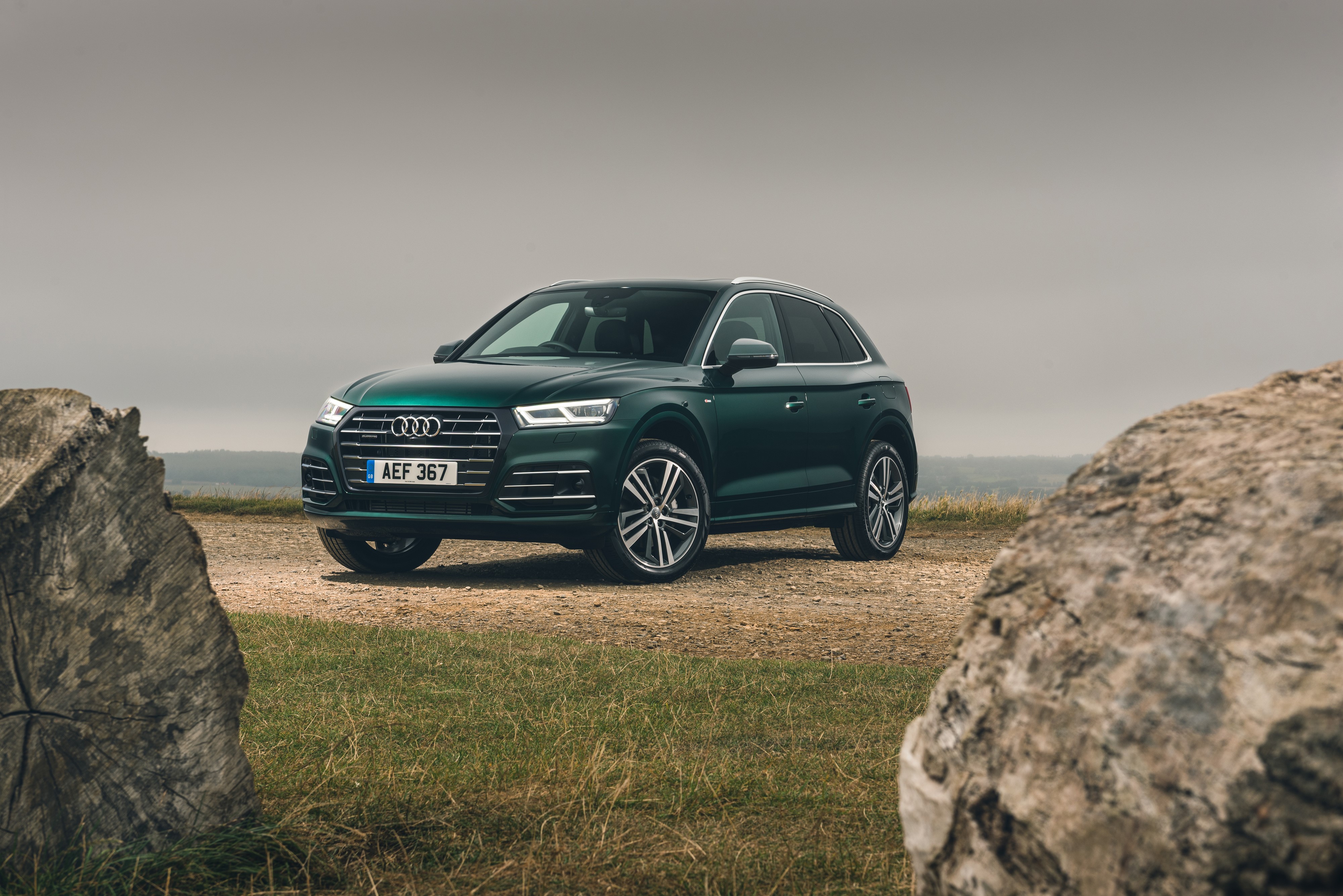 Green Audi Q5 55 TFSI e quattro S line HD Wallpaper