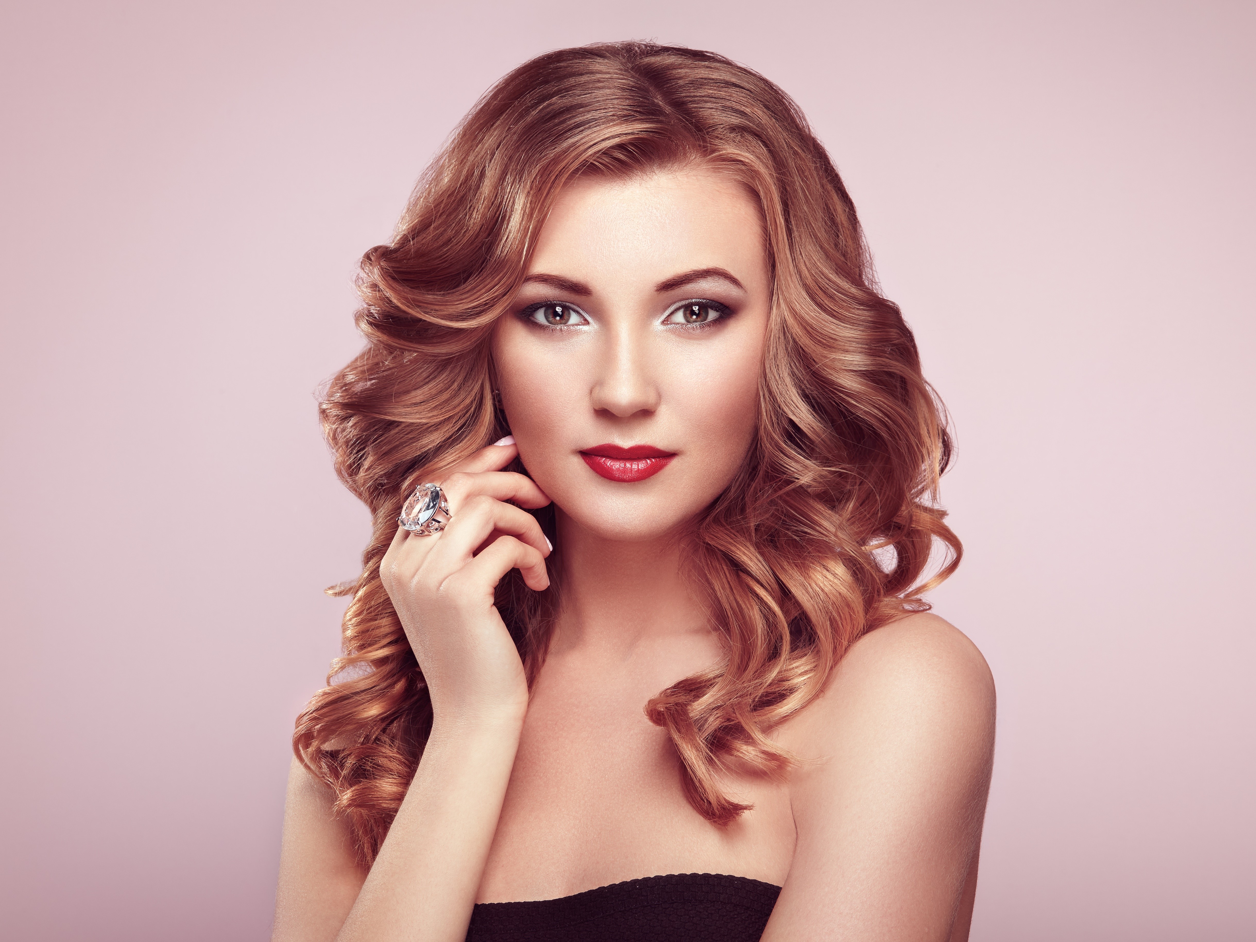 Woman with large diamond ring and red lipstick HD Wallpaper