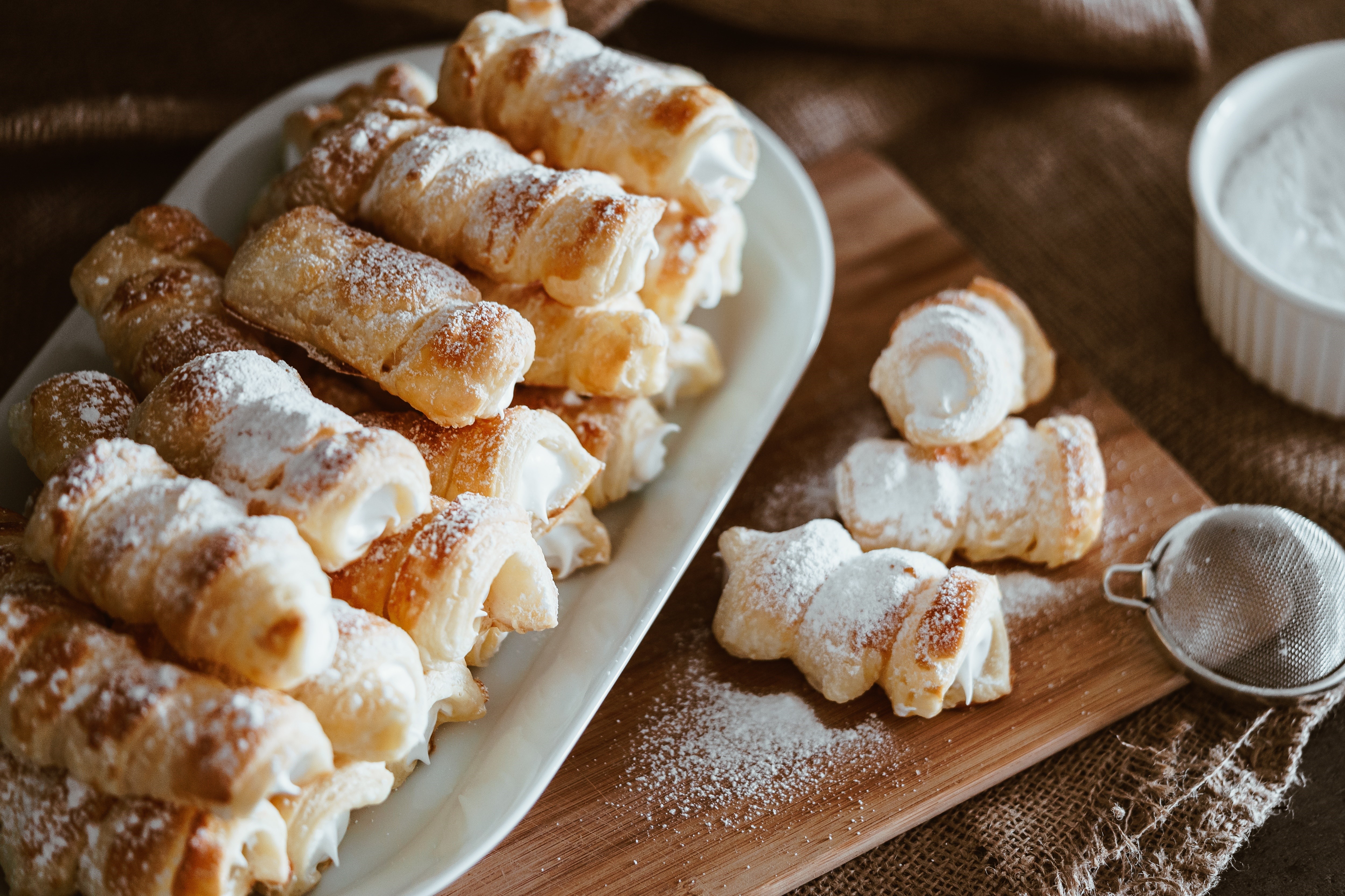 Cream Horn Pastries with Powdered Sugar HD Wallpaper