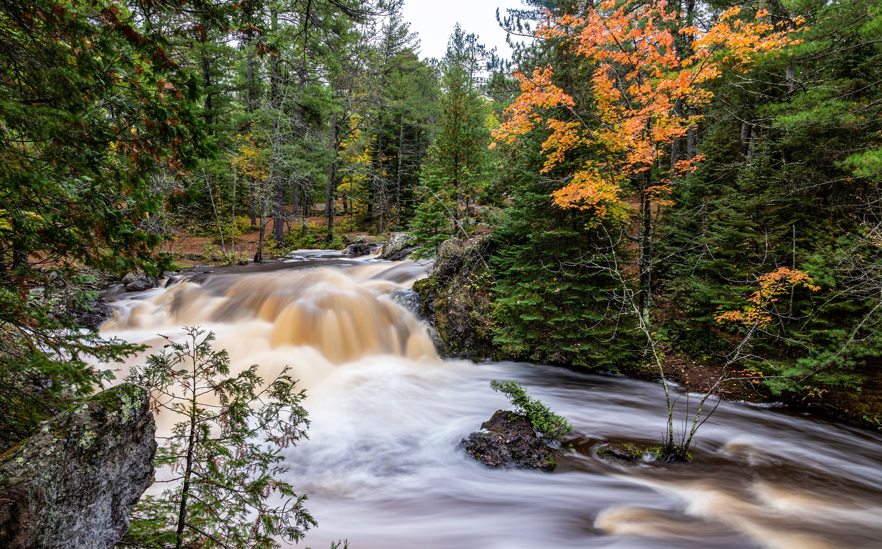 Autumn waterfall at Amnicon Falls State Park, USA HD Wallpaper