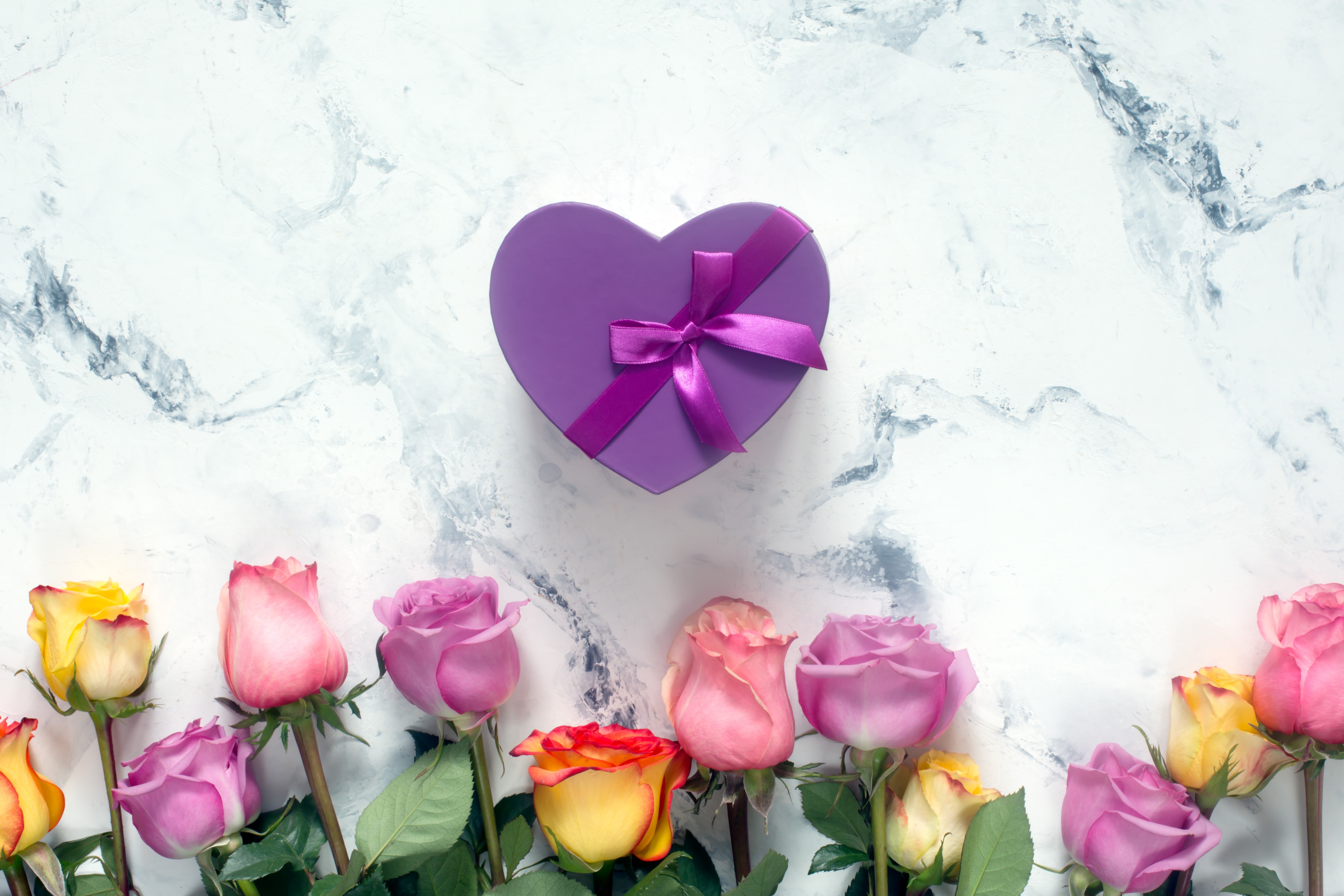 Purple Heart Gift Box with Roses HD Wallpaper