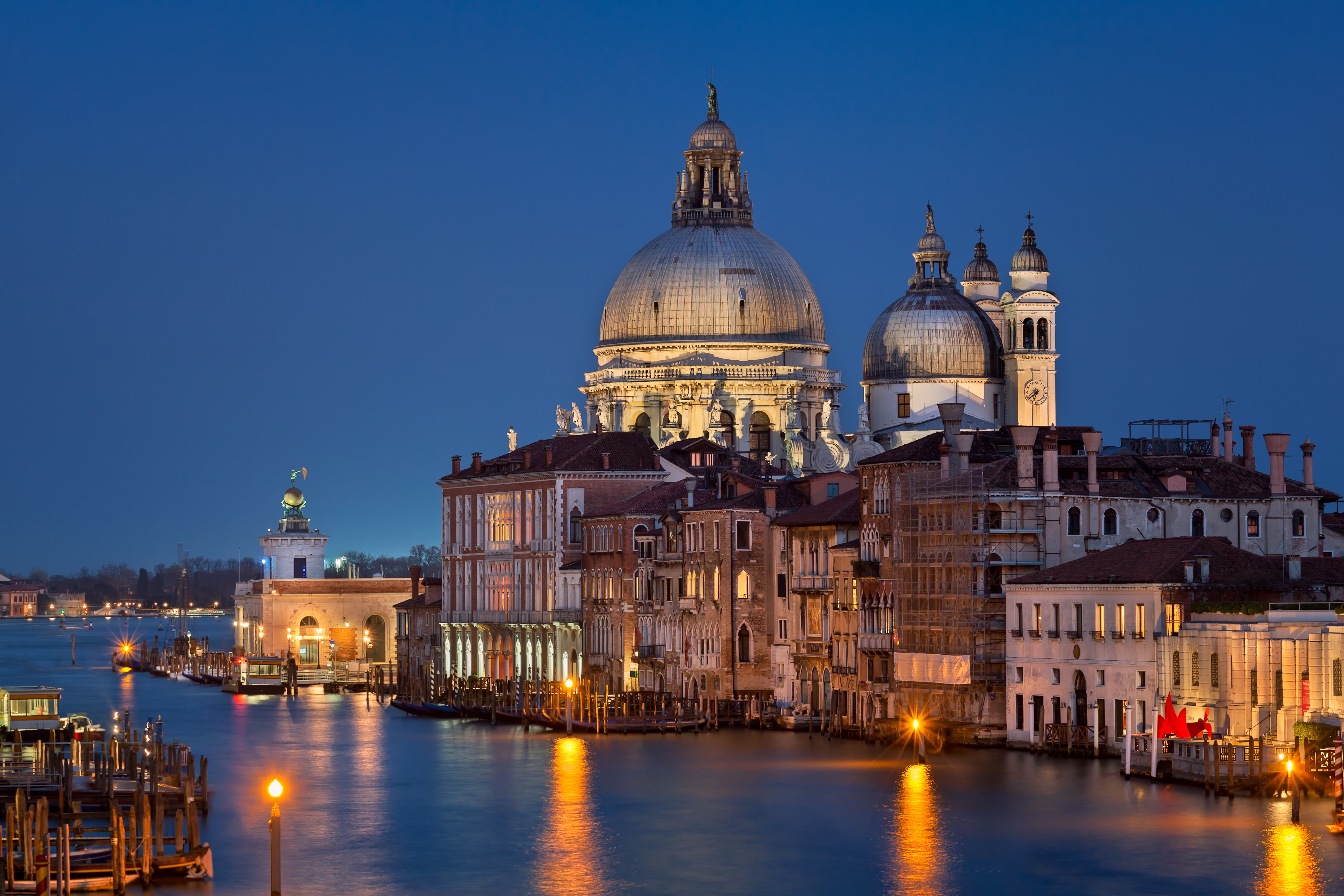Santa Maria della Salute Church on Grand Canal, Venice at Evening HD Wallpaper