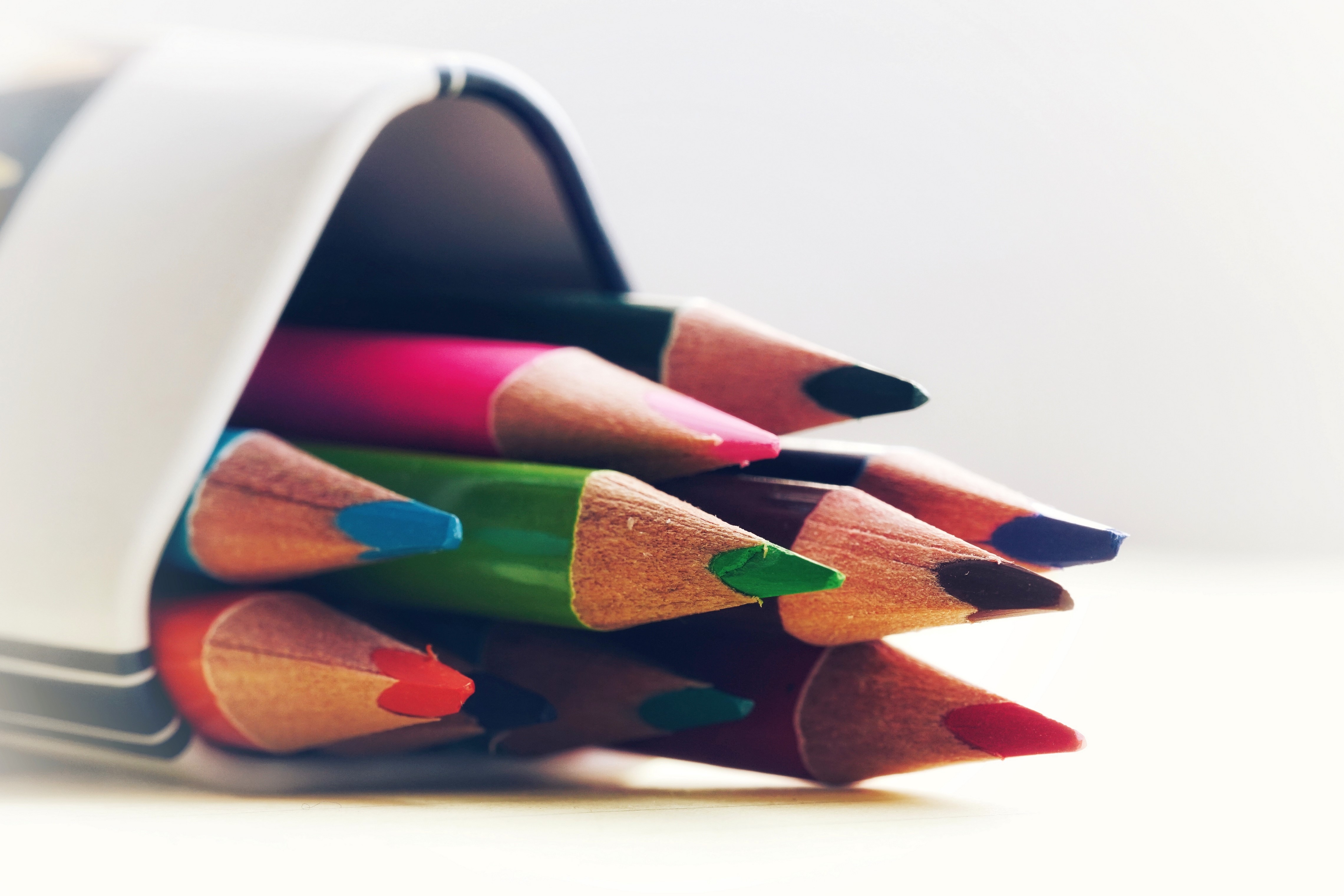 4K Multicolor Pencils in a Container HD Wallpaper