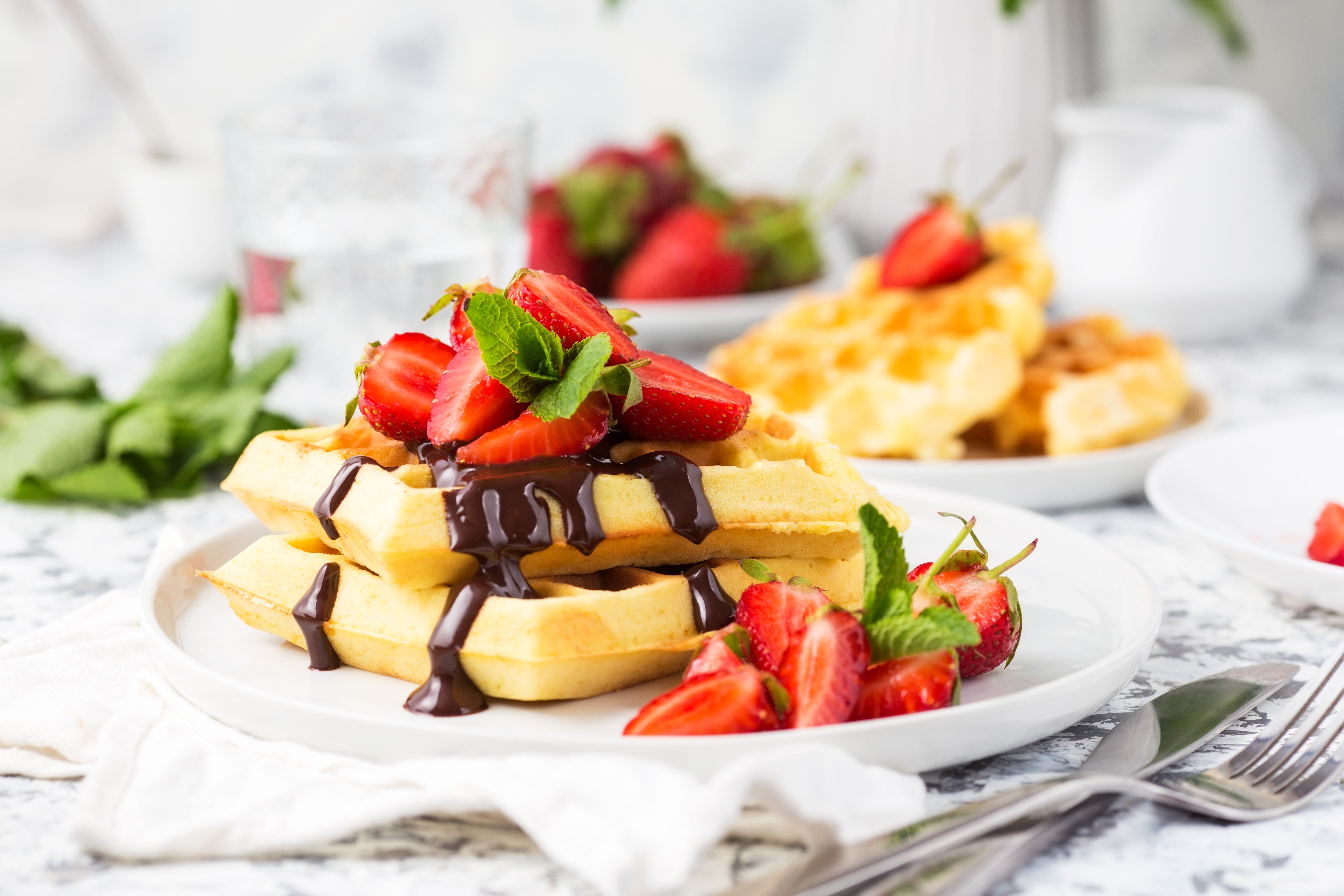 Waffles with Chocolate and Strawberries HD Wallpaper