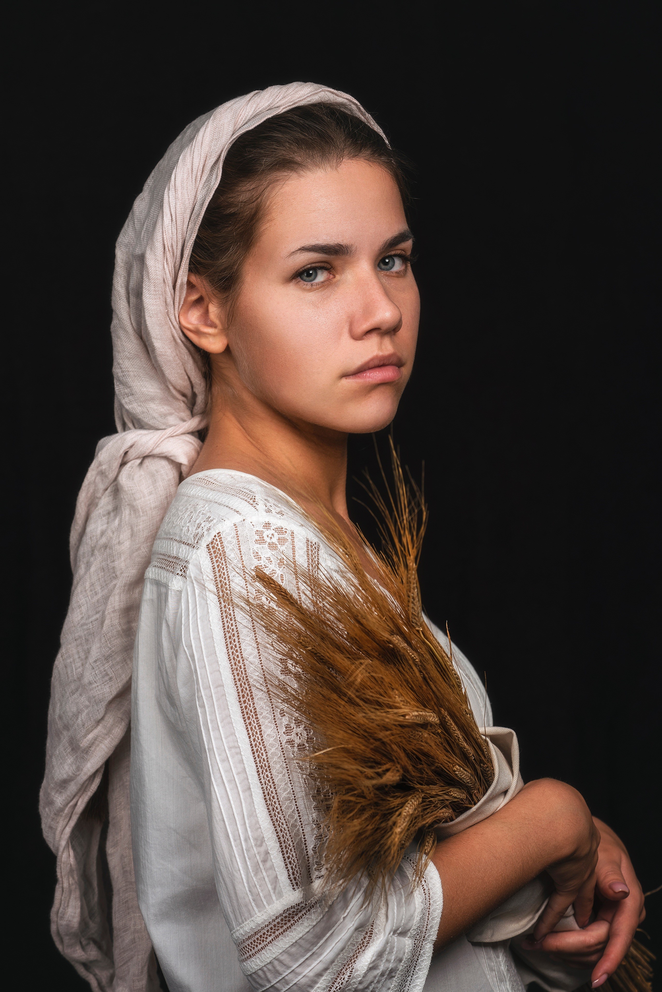 Woman in white dress holding wheat HD Phone Wallpaper