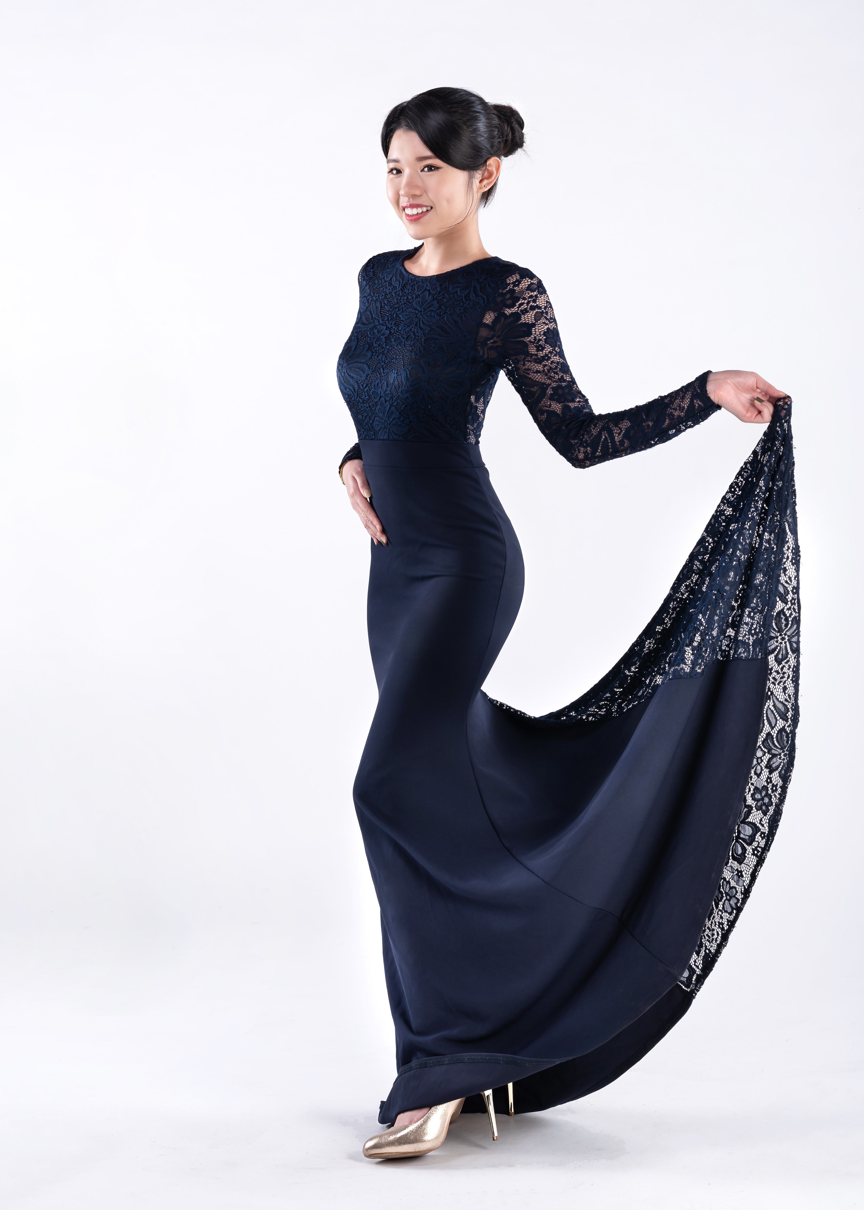 Woman in a navy blue lace dress HD Phone Wallpaper