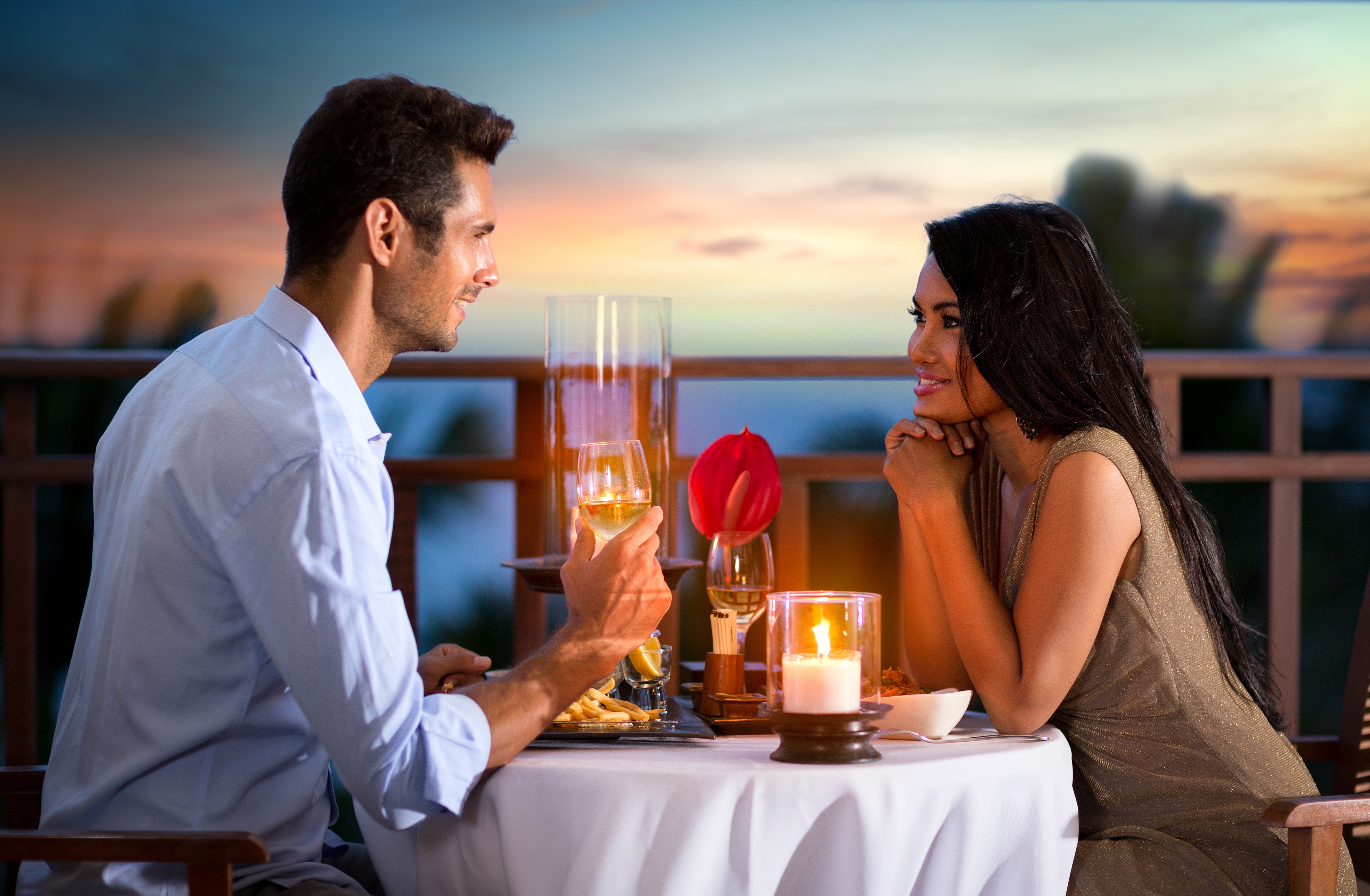 Couple Dining by Candlelight at Sunset HD Wallpaper