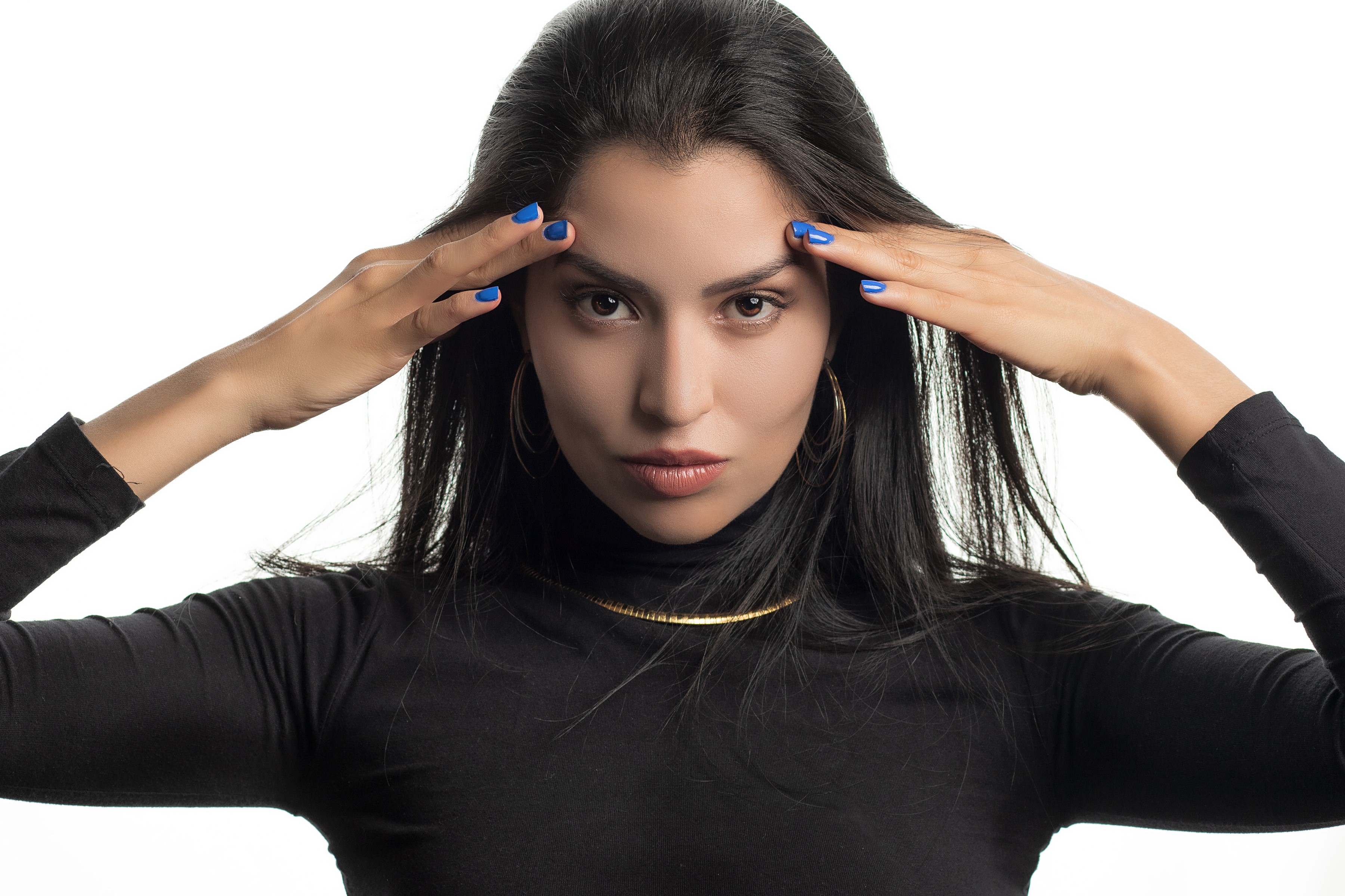 Woman with blue nails and gold necklace HD Wallpaper