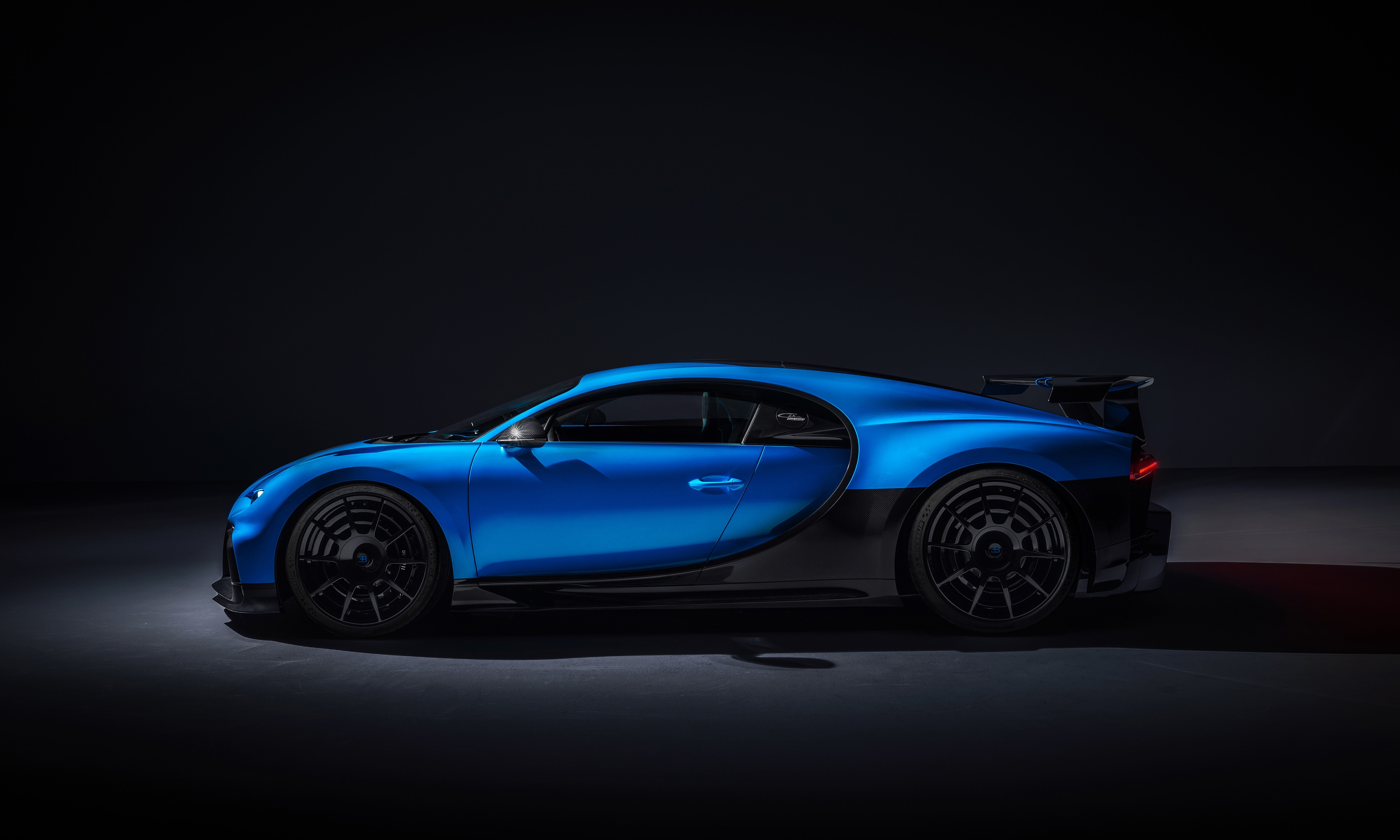 Bugatti Chiron Pur Sport side view HD Wallpaper