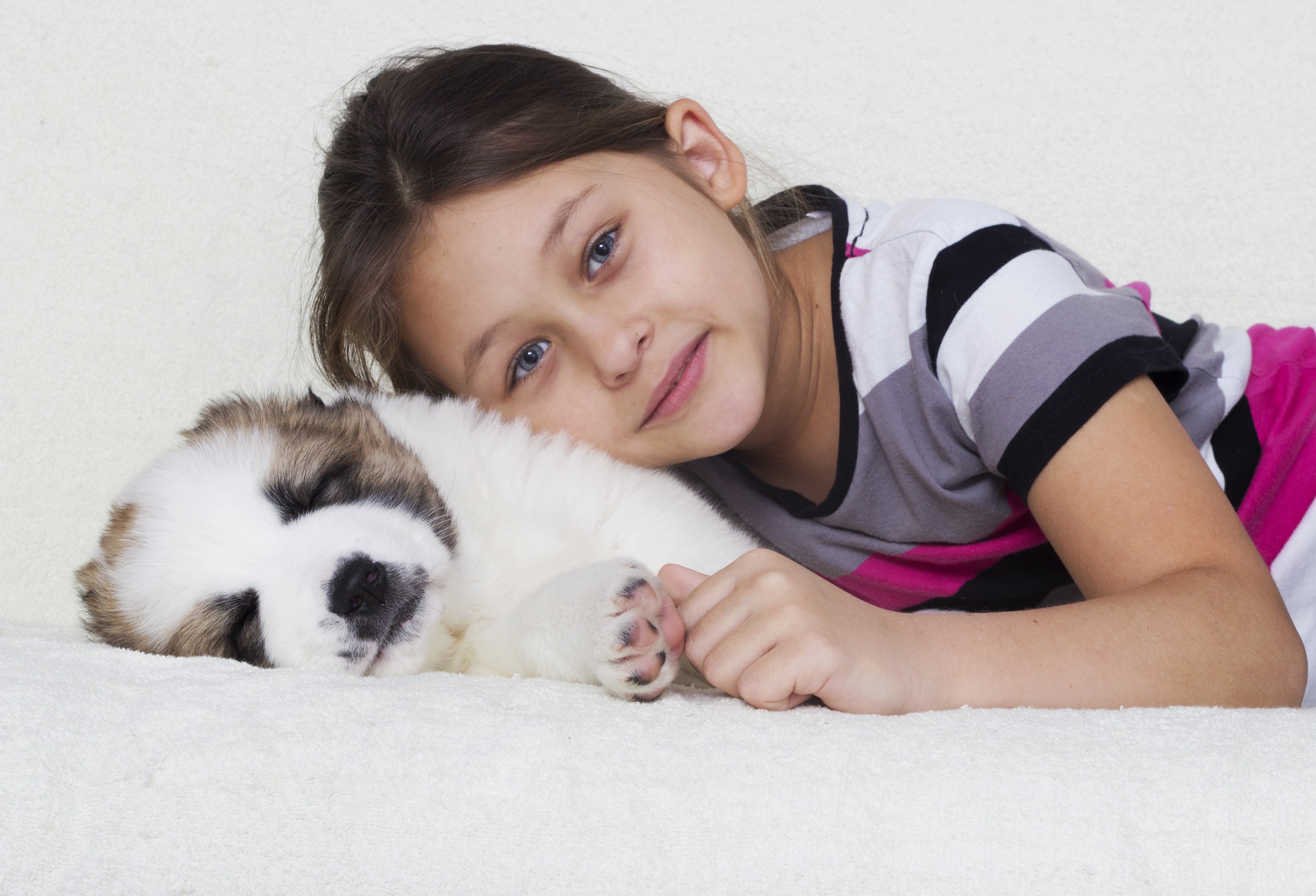 Girl with Puppy HD Wallpaper